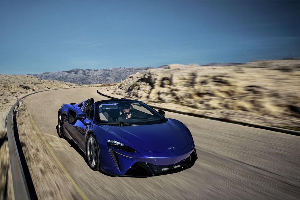 2025 McLaren Artura