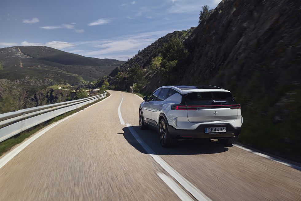 View Photos of the 2025 Polestar 3