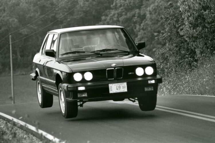 Tested: 1988 BMW M5 Takes Us to Church