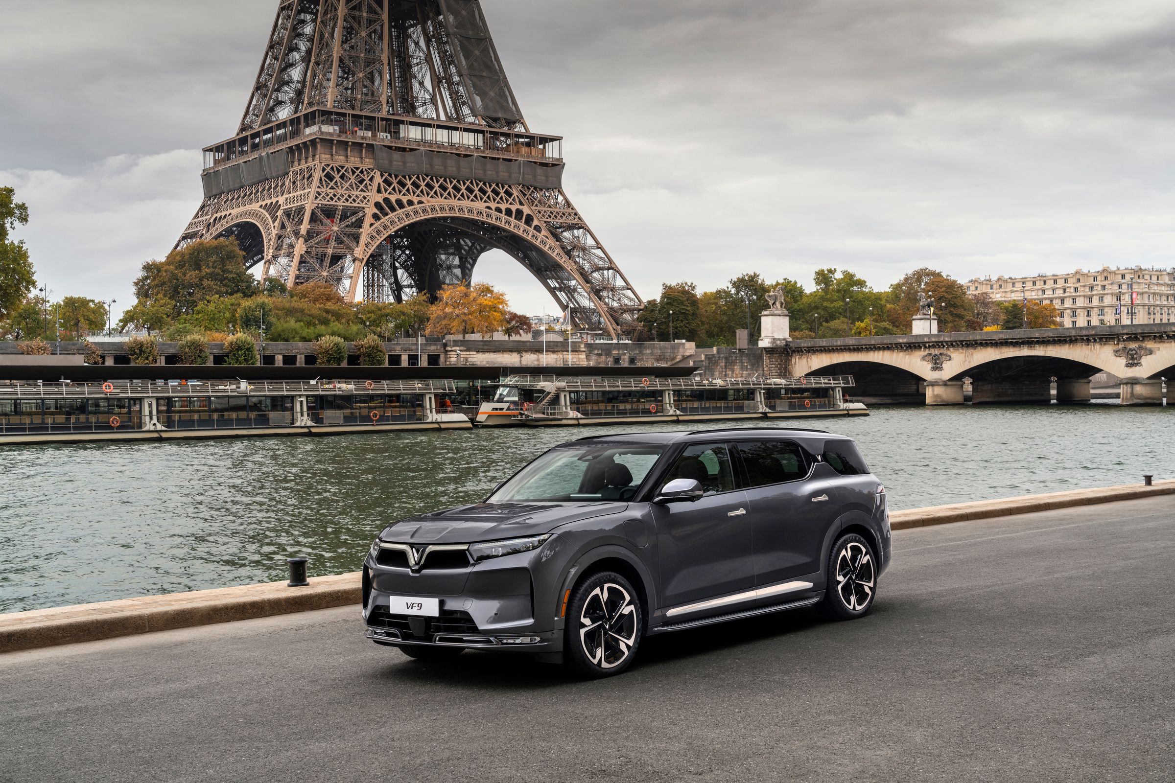VinFast Begins Deliveries of the 2024 VF9 In the U.S., Prices Start at $71K