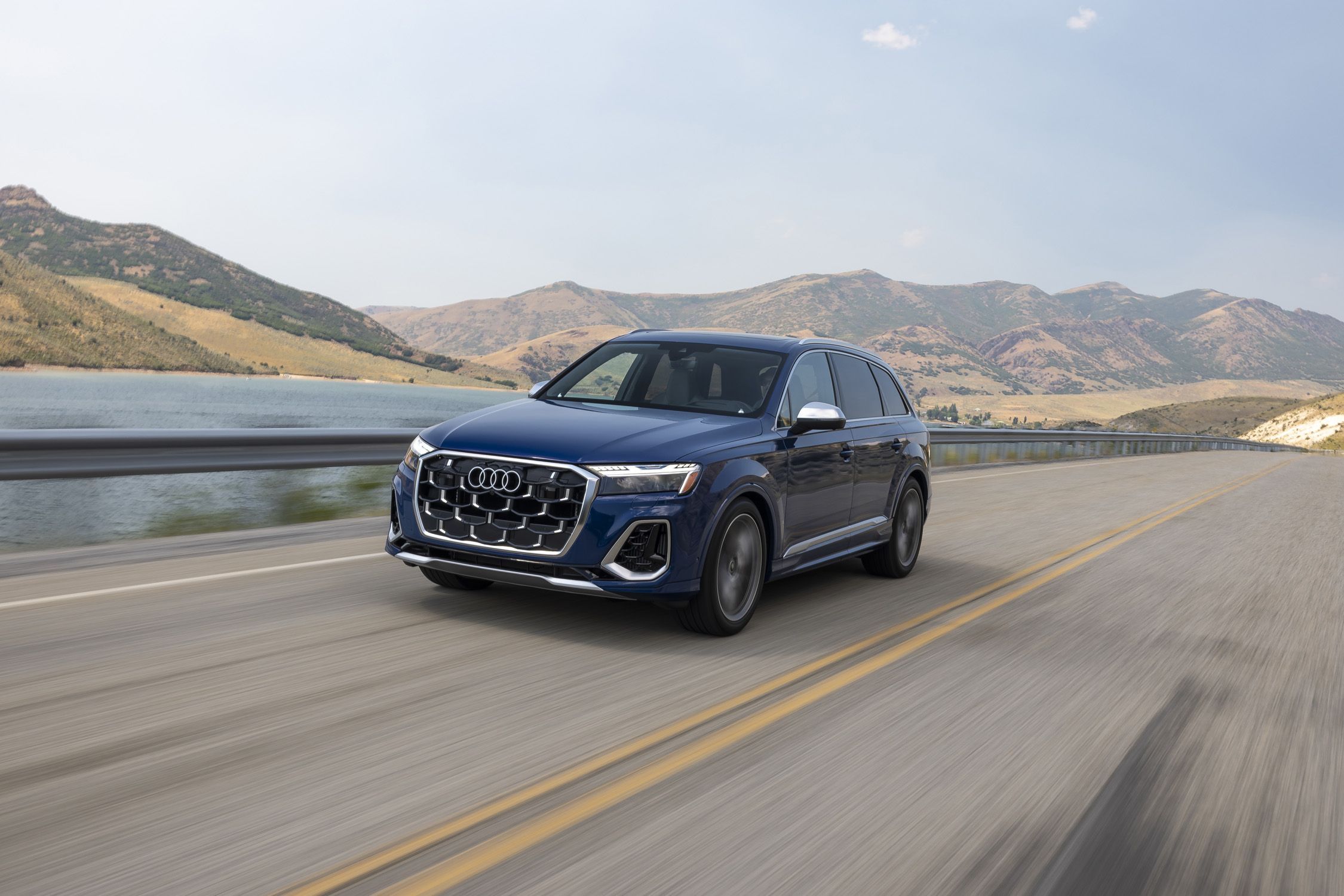 View Photos of the 2025 Audi Q7 and SQ7