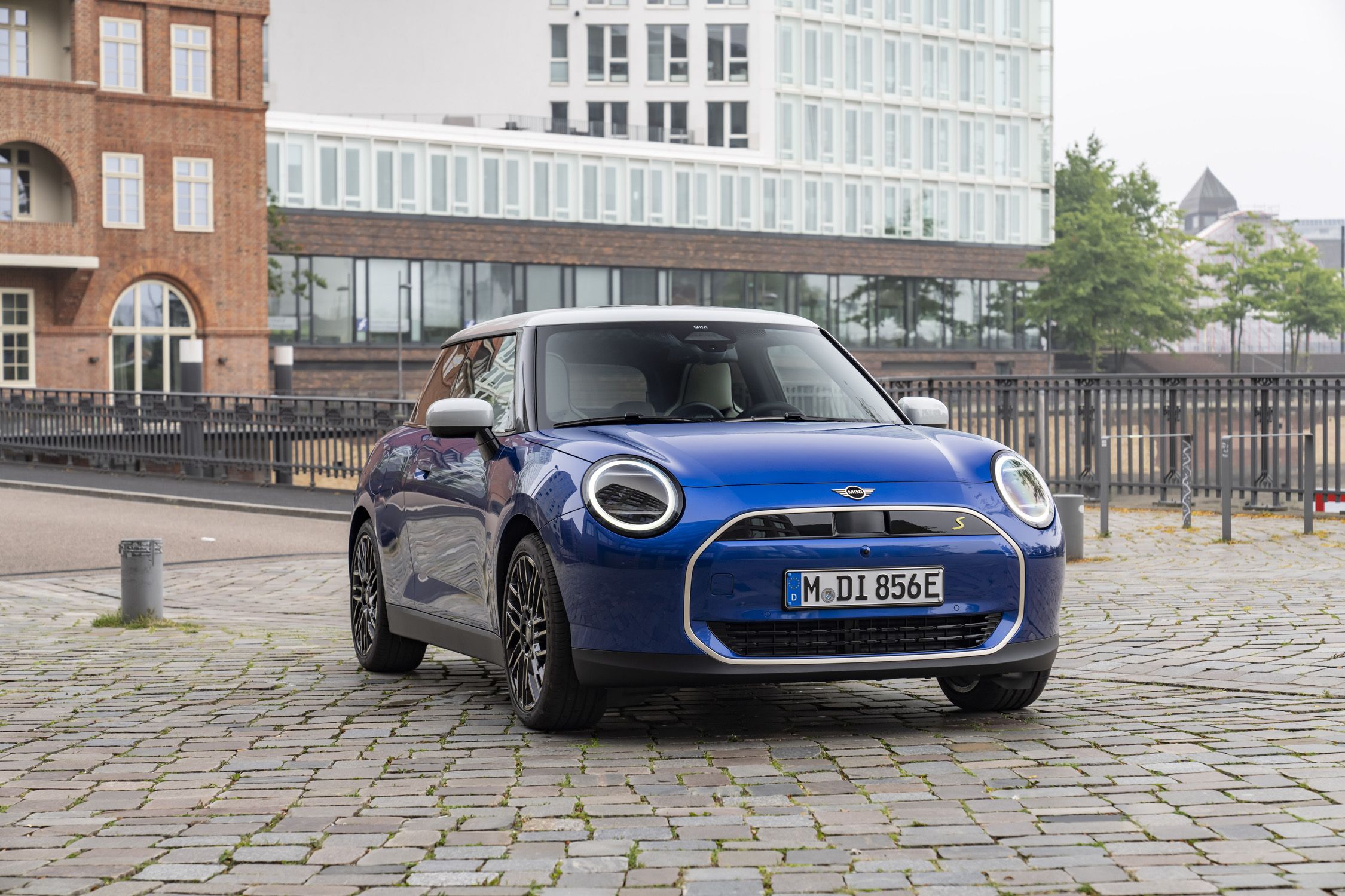 Best New Electric Vehicle Lease Deals for August 2024