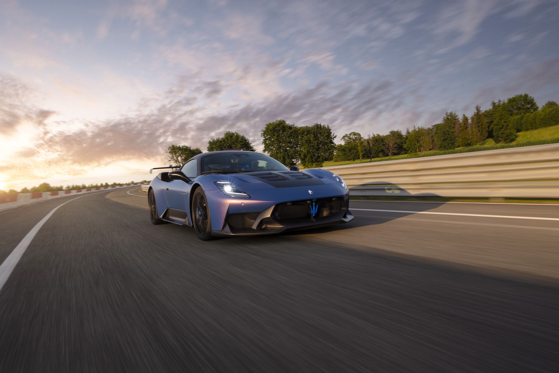 View Photos of the Maserati GT2 Stradale