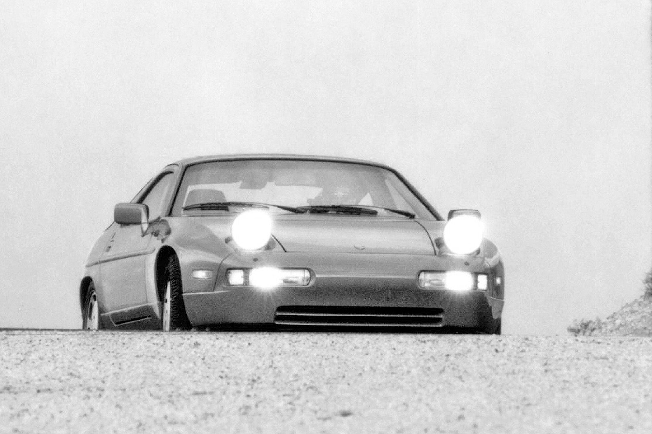 View Photos of the 1987 Porsche 928S4