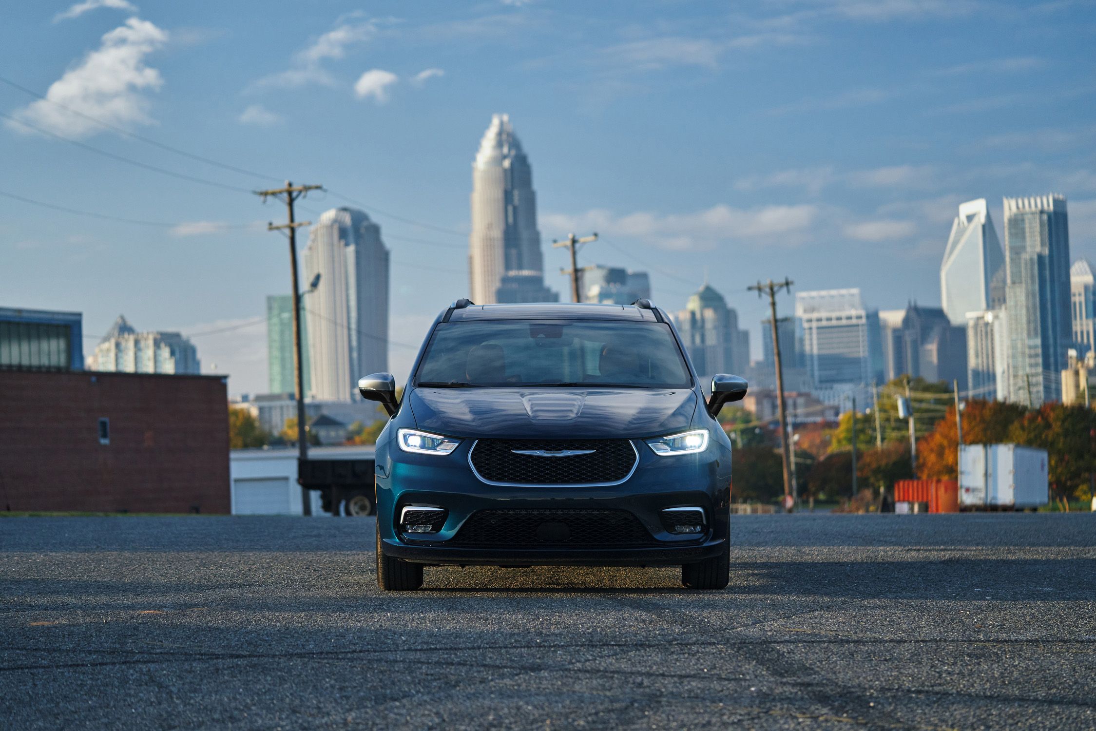 View Photos of the 2025 Chrysler Pacifica Hybrid