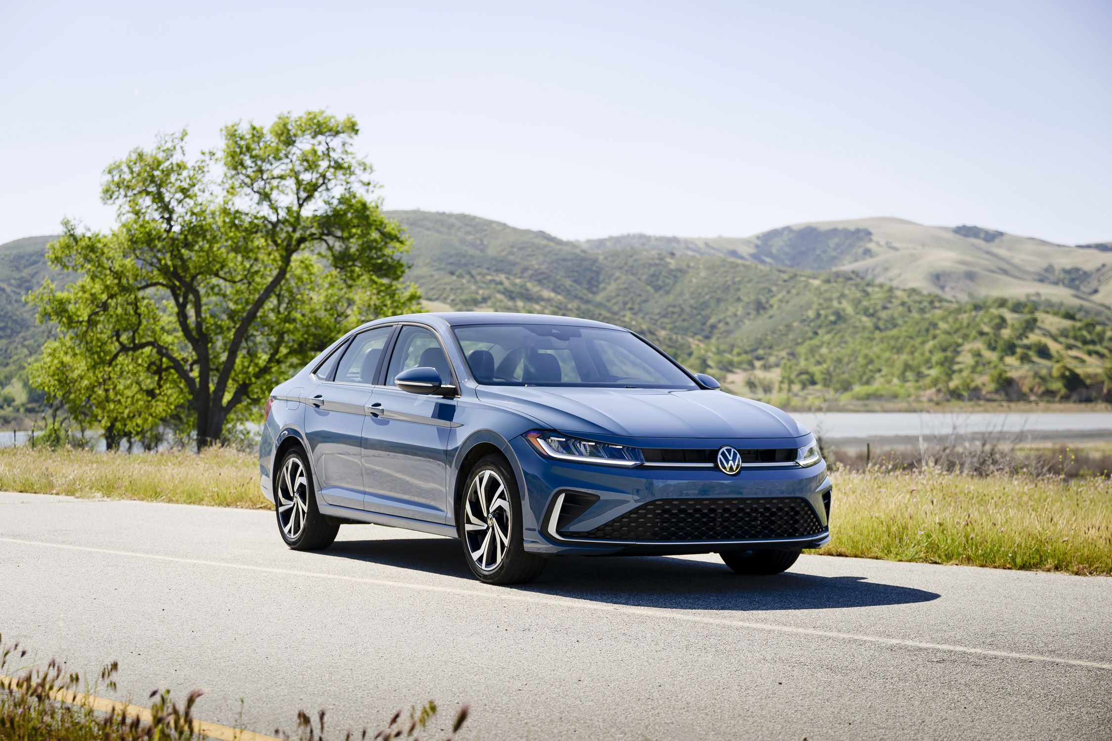 View Photos of the 2025 Volkswagen Jetta