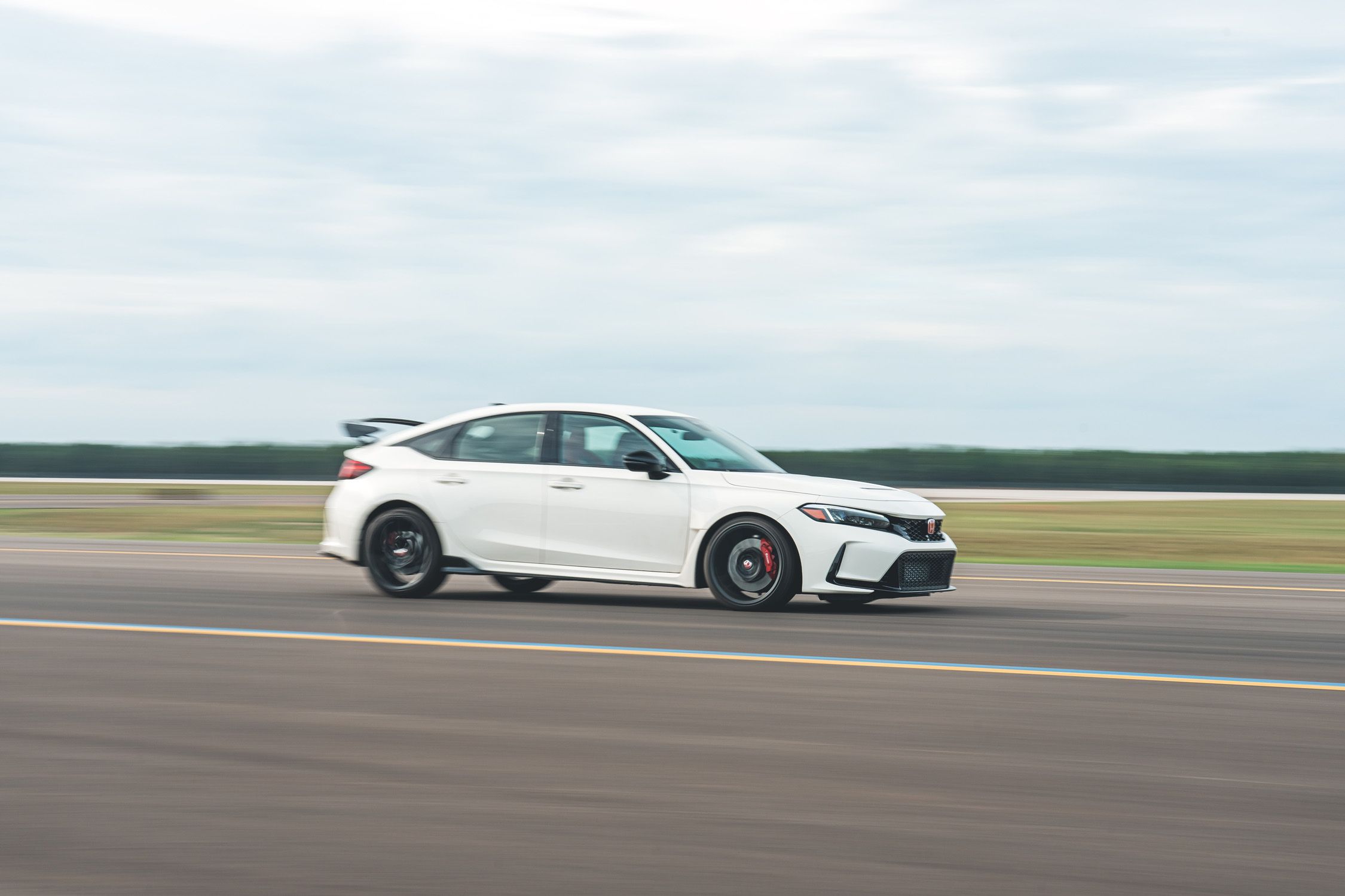 2025 Honda Civic Type R Costs $46,690—$300 Less Than a Mustang GT