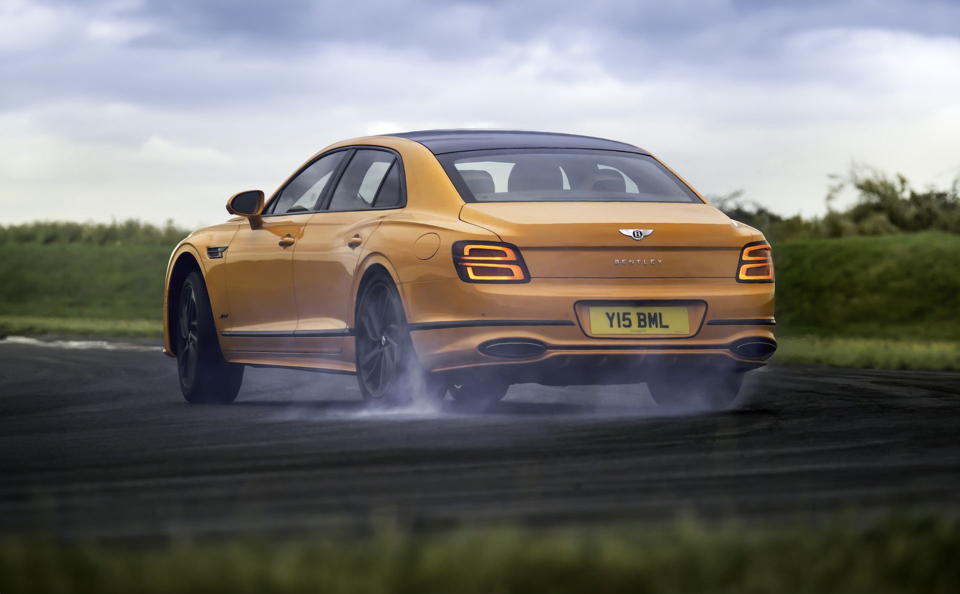 771-HP Bentley Flying Spur with Hybrid V-8 Debuts on September 10