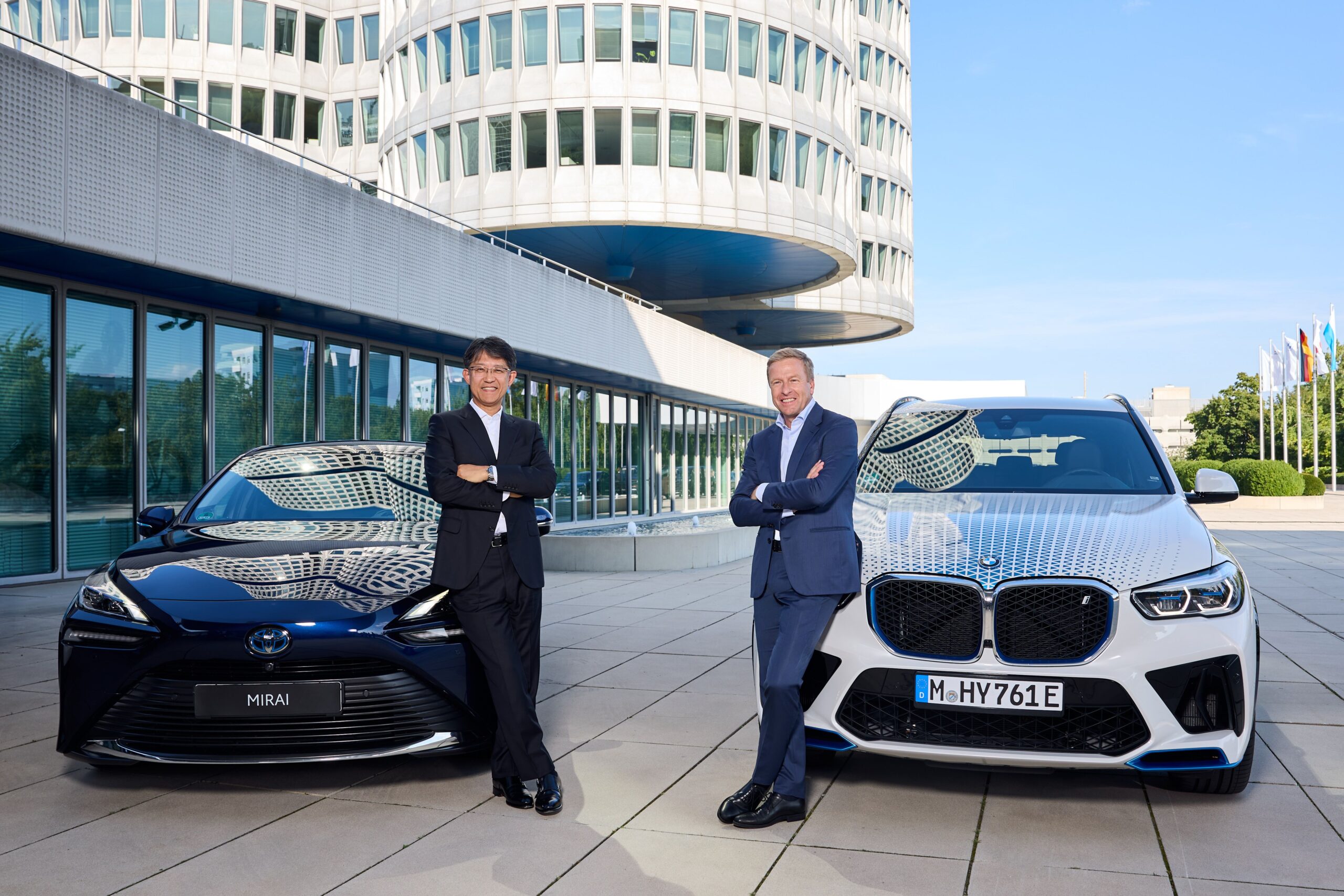 A 2028 BMW Hydrogen Fuel-Cell Production Car Is Coming