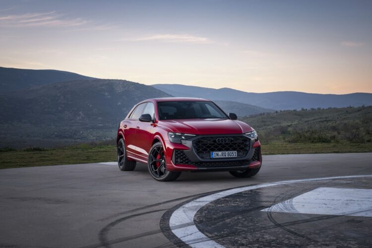 2025 Audi RS Q8 Performance Costs $100K Less Than a Lamborghini Urus