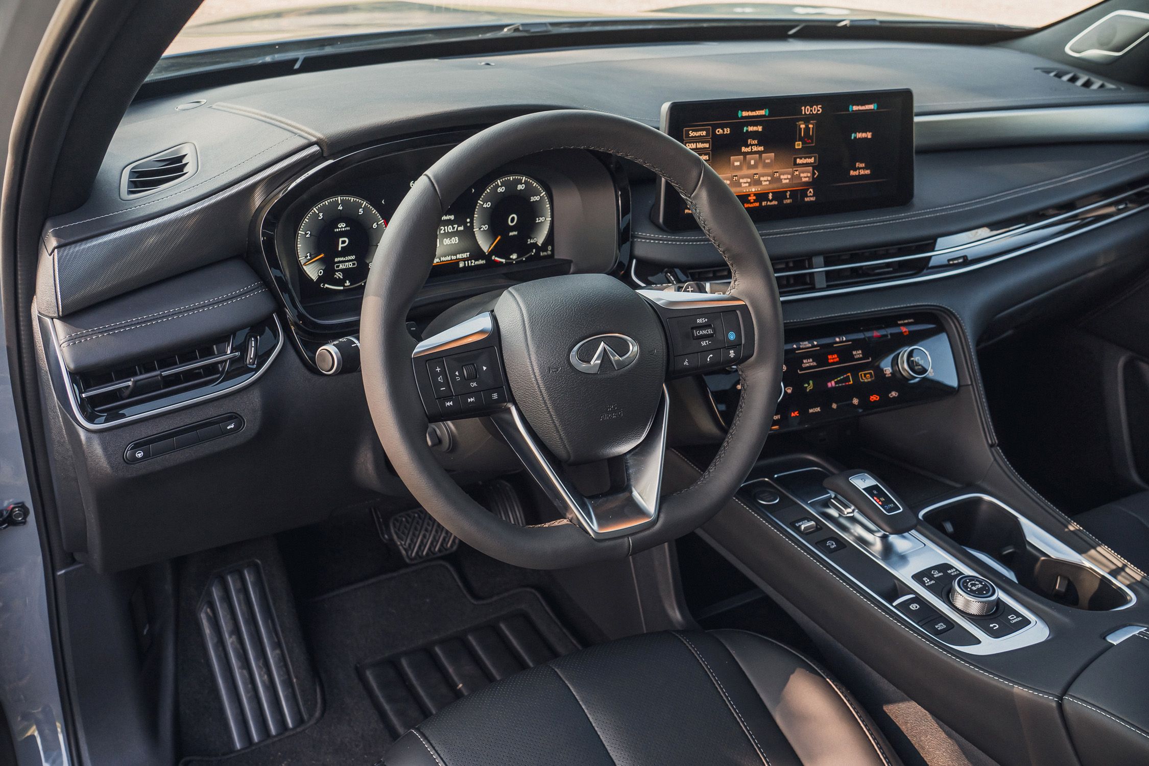 View Interior Photos of the 2025 Infiniti QX60 Luxe AWD