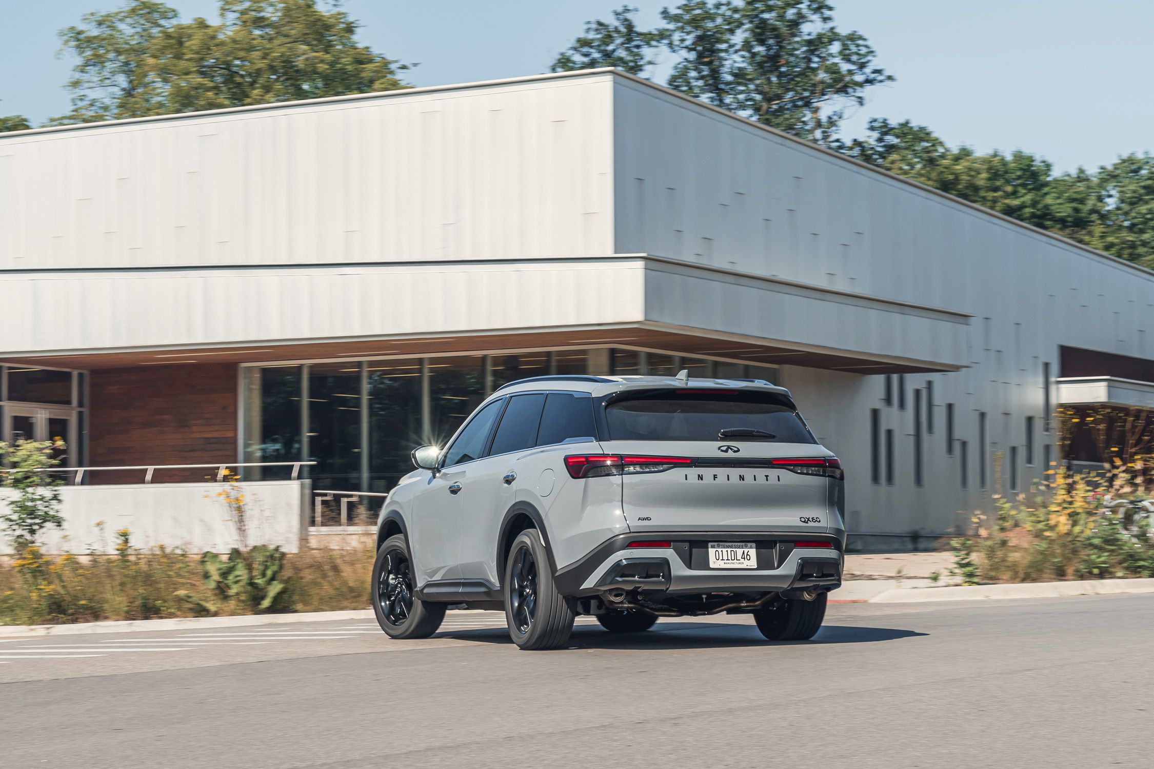 View Exterior Photos of the 2025 Infiniti QX60 Luxe AWD
