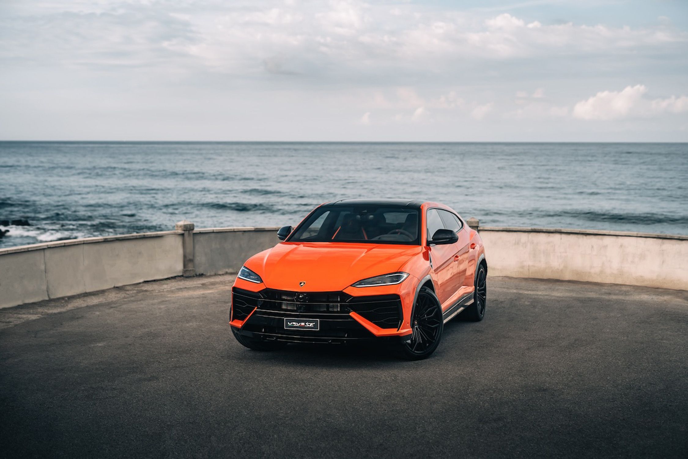 View Exterior Photos of the 2025 Lamborghini Urus SE Hybrid