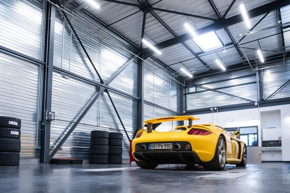 Porsche Giving Carrera GT Owners Brand-New Michelin Tires, Free