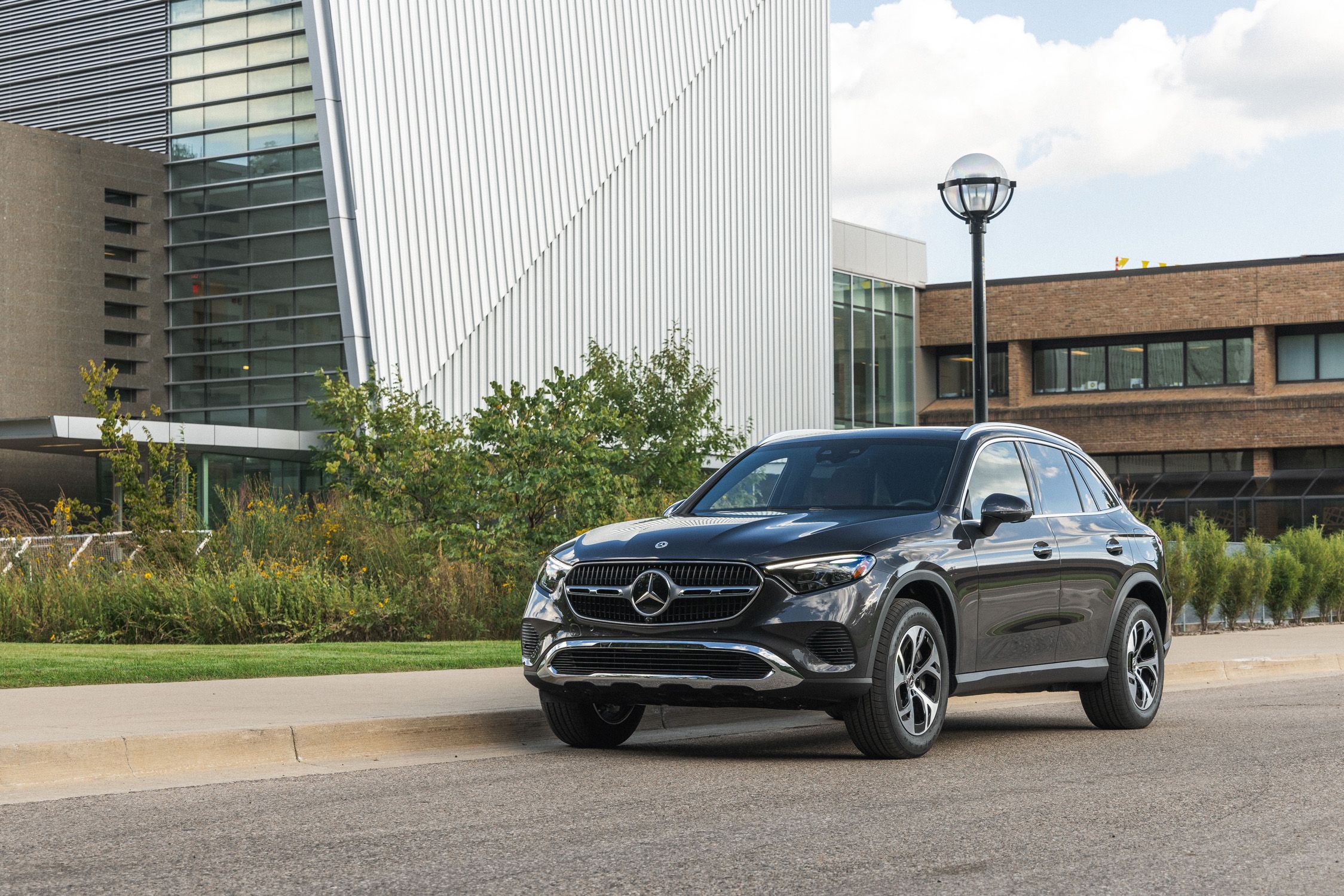 2025 Mercedes-Benz GLC350e Hybrid