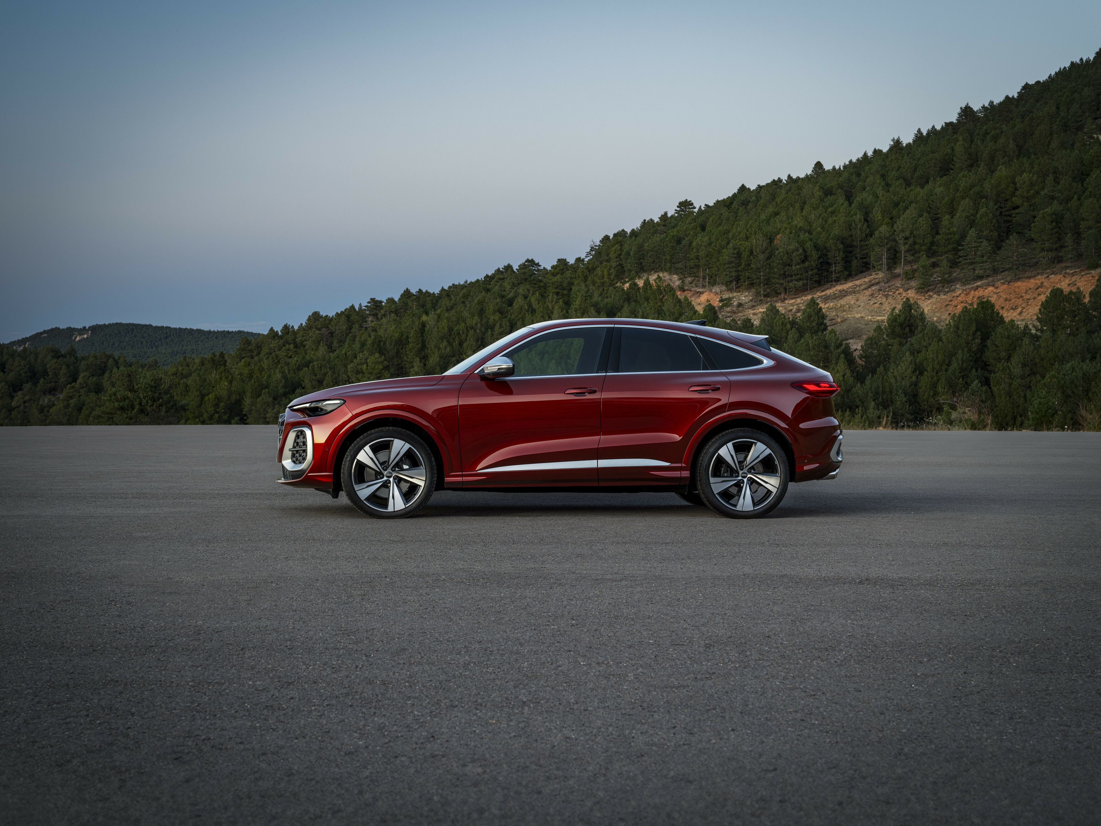 View Photos of the 2025 Audi SQ5 Sportback