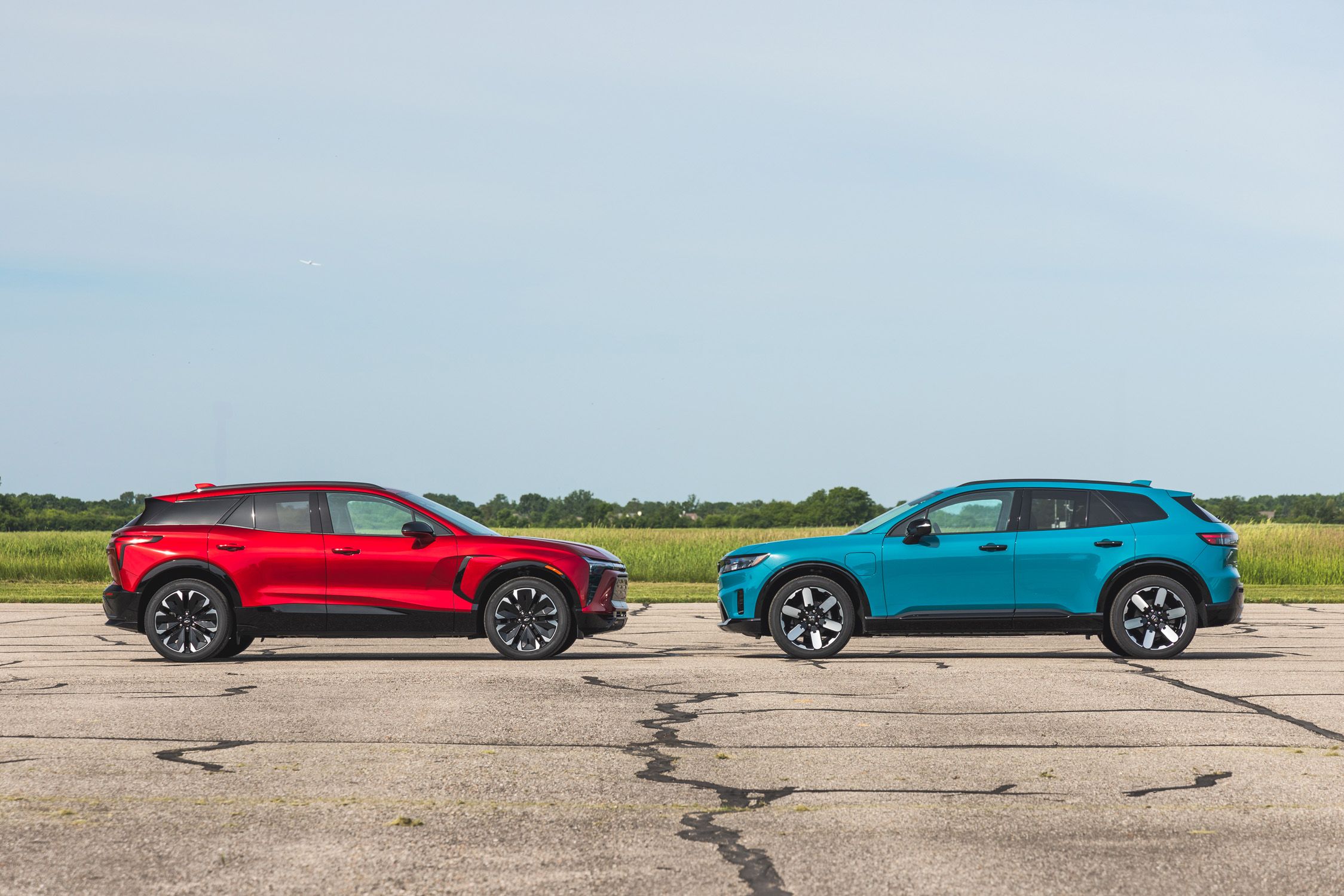 View Photos of the 2025 Chevrolet Blazer EV