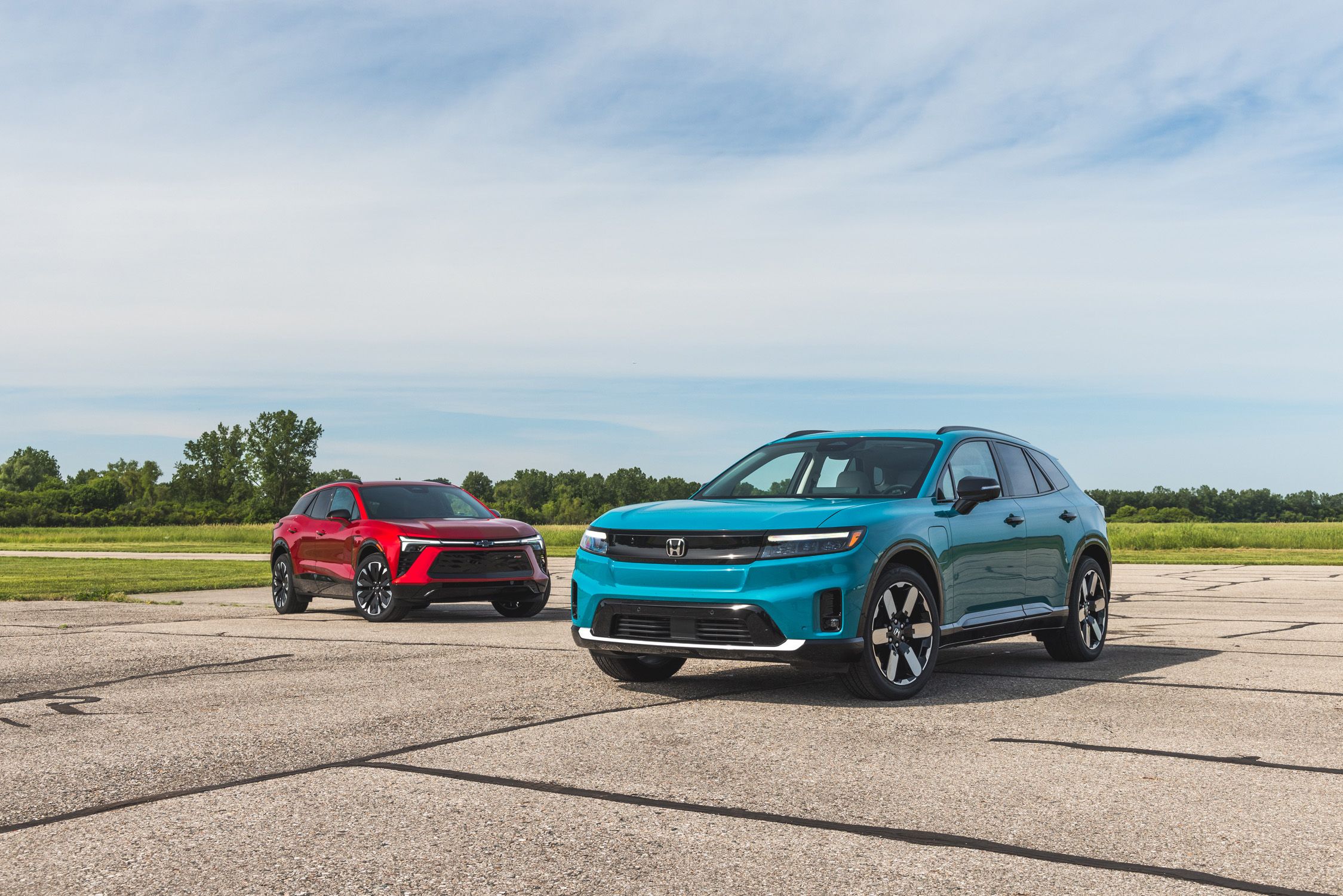 Chevrolet Blazer EV vs. Honda Prologue: Comparing Mid-Size Electric SUVs