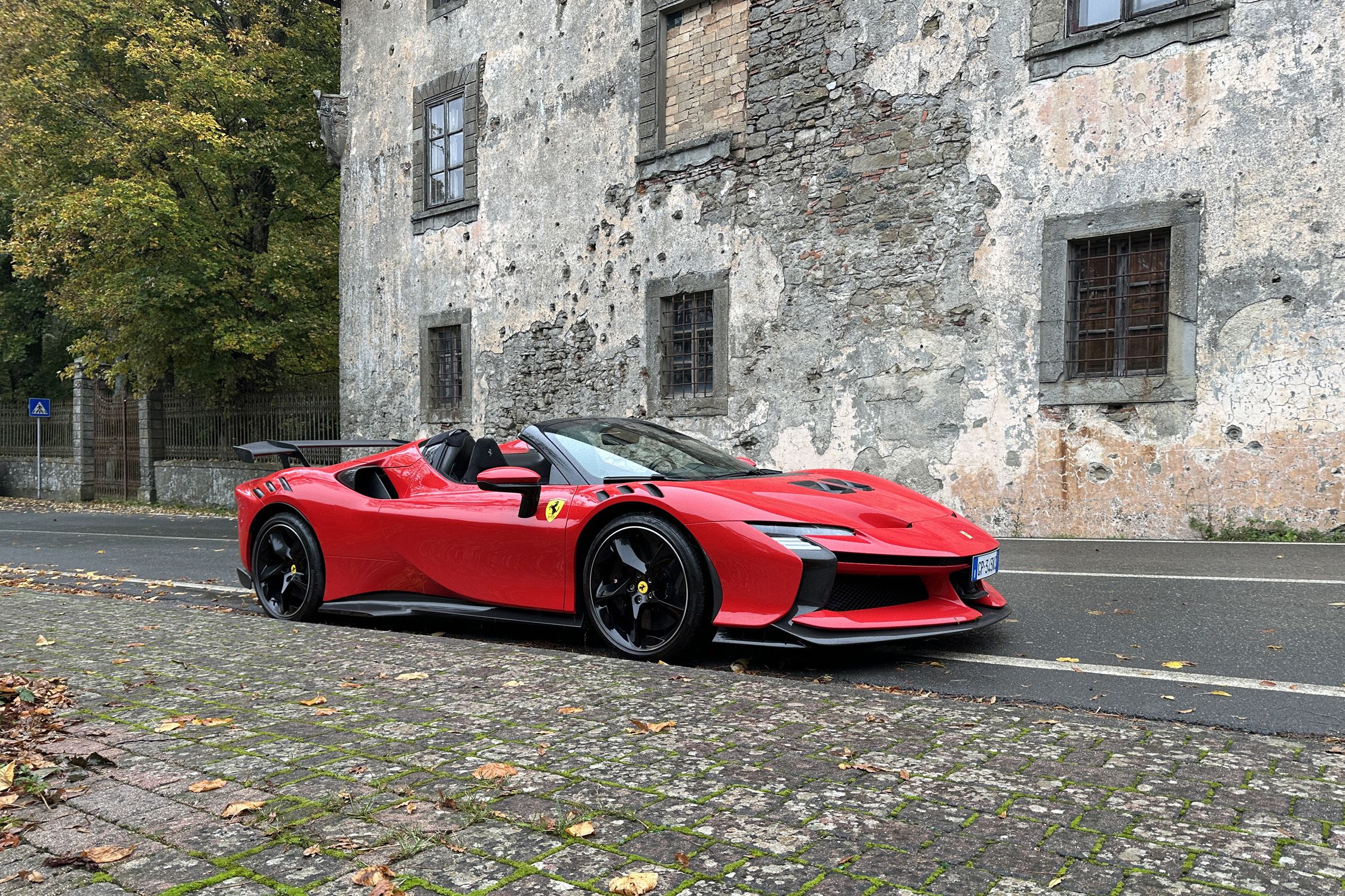 2024 Ferrari SF90 XX Spider Has Big-Wing Energy