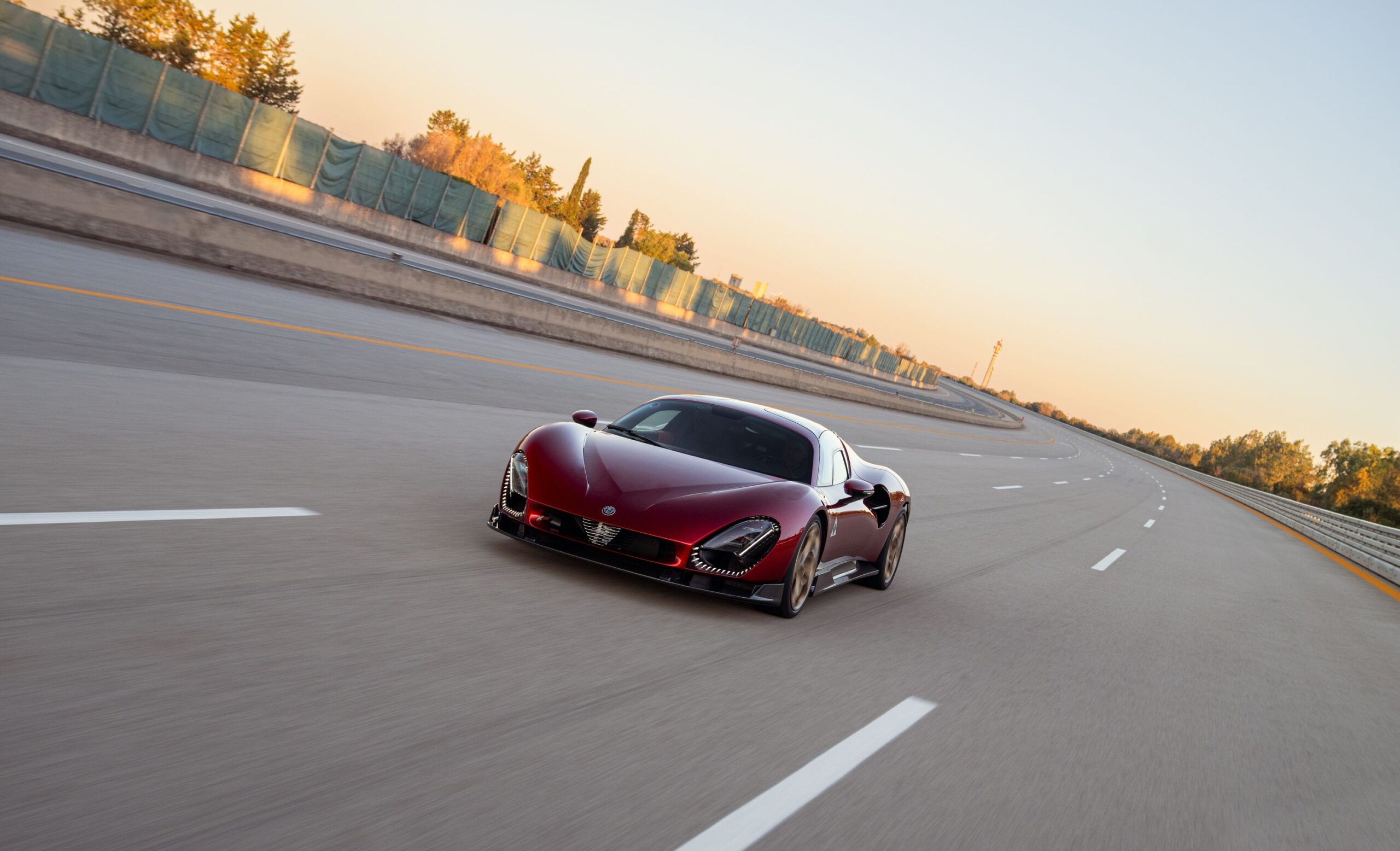 Watch the Alfa Romeo 33 Stradale Test at the High-Speed Nardò Ring