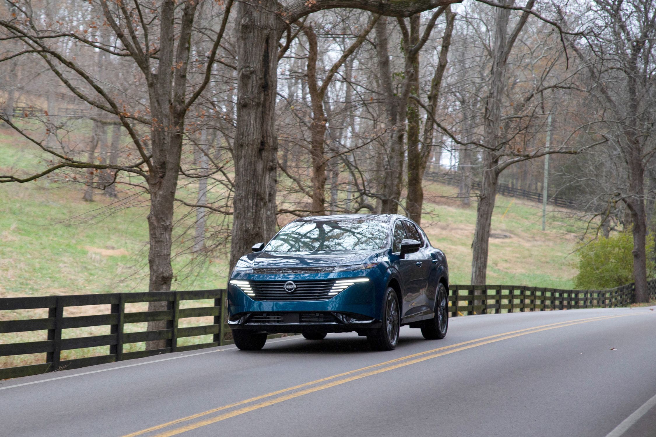 View Photos of the 2025 Nissan Murano