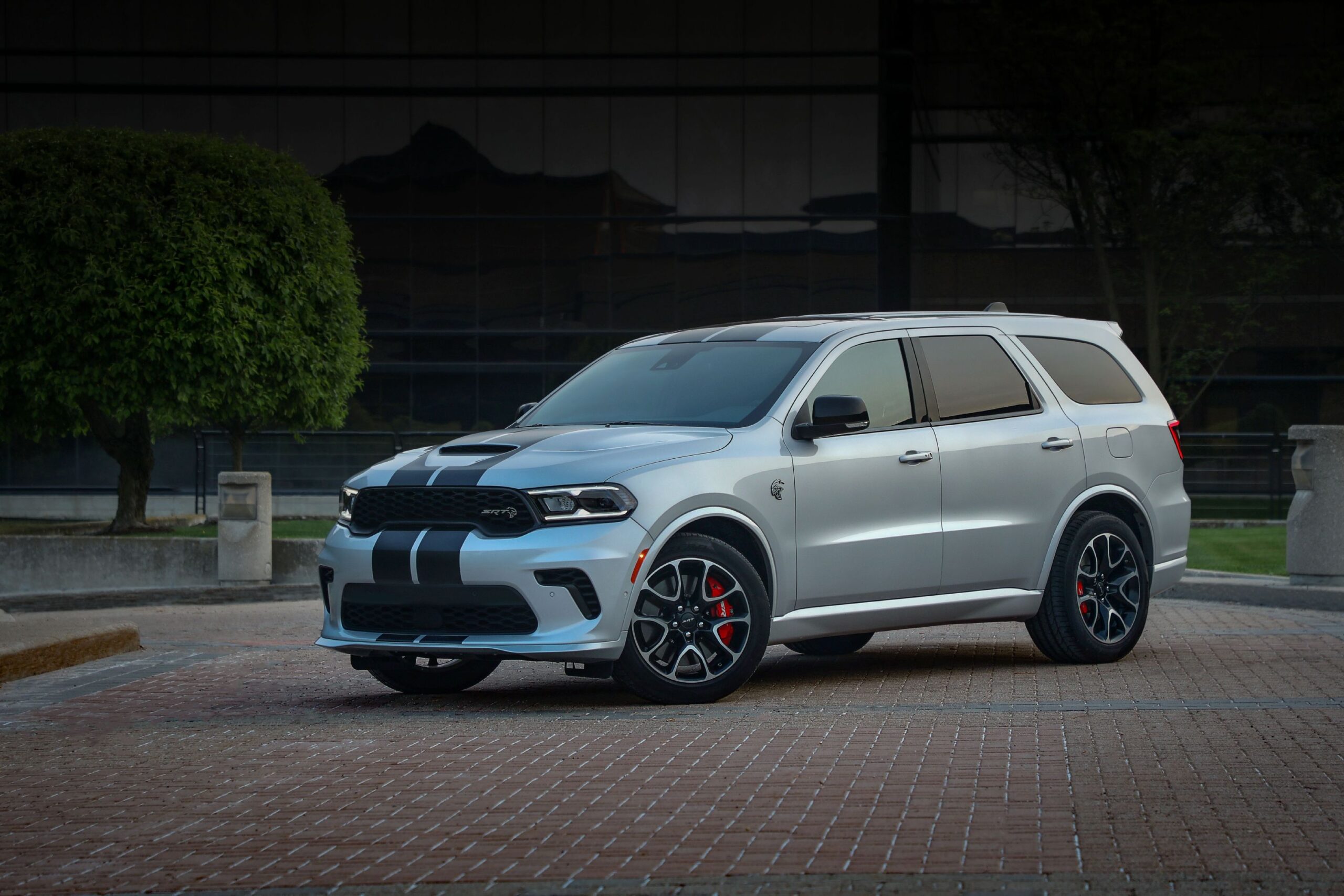 2025 Dodge Durango Keeps the Hemi and Hellcat V-8s Alive for Another Year
