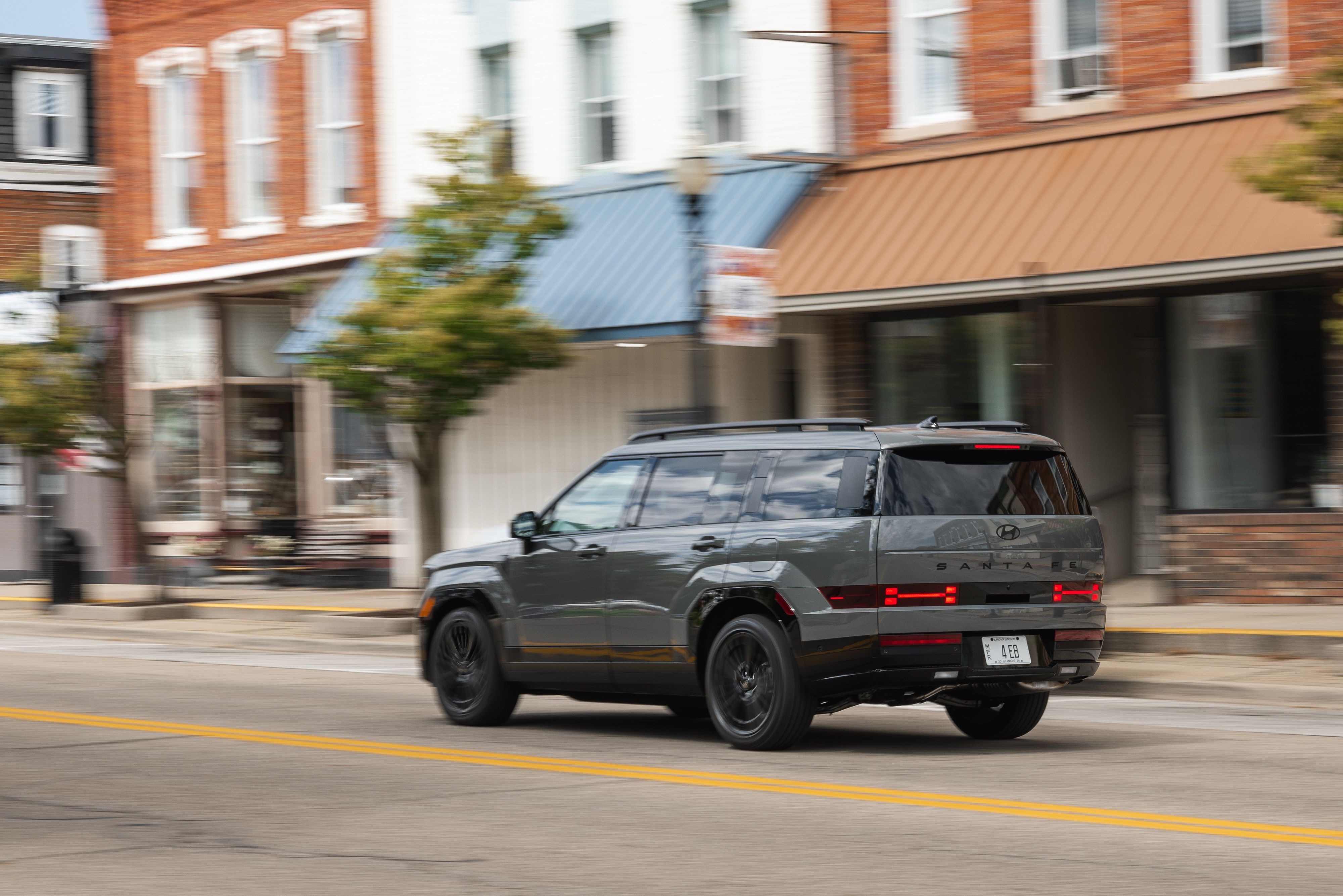 2024 Hyundai Santa Fe Hybrid Tested: Better Mileage with Some Trade-Offs