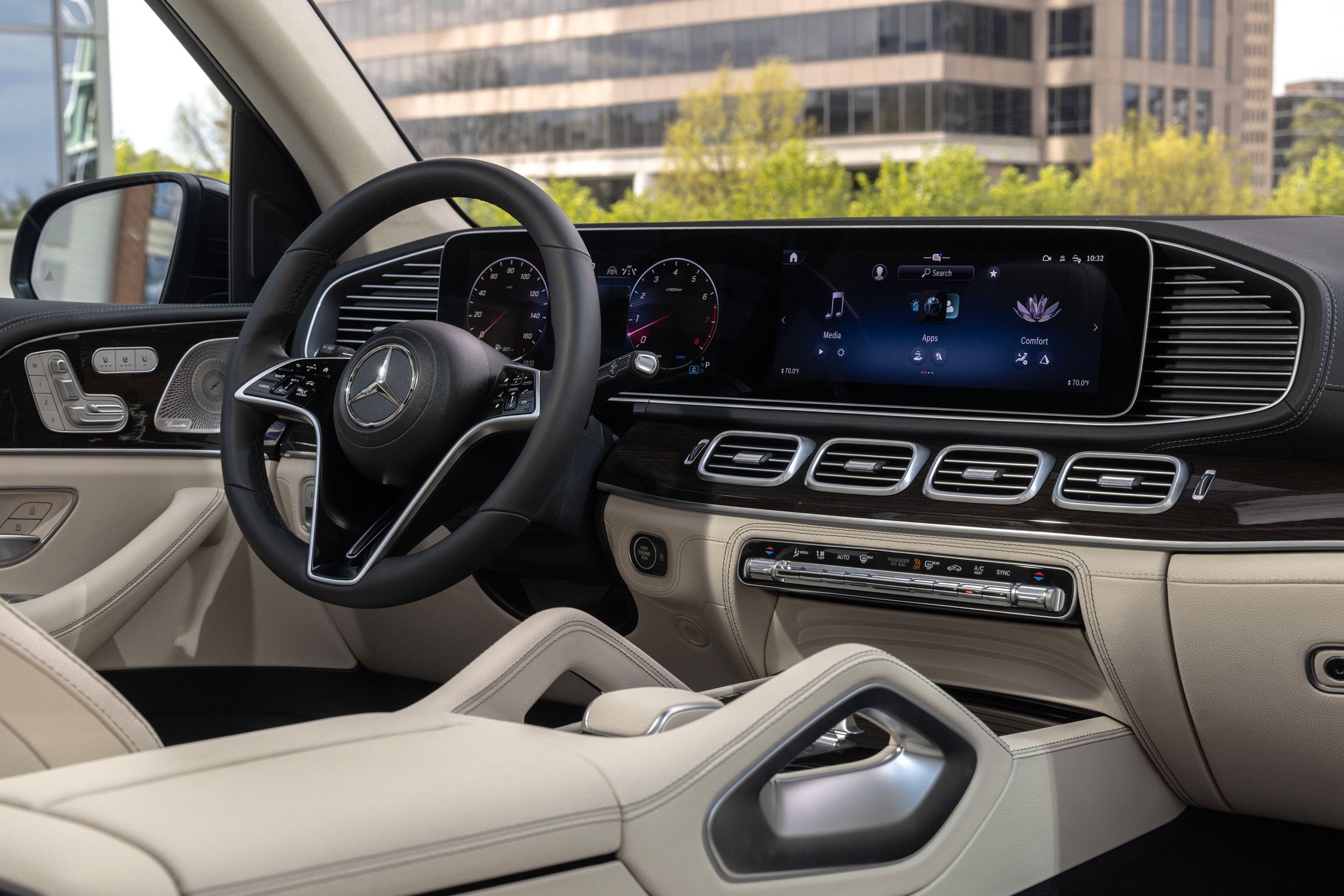 View Interior Photos of the 2024 Mercedes-Benz GLE450