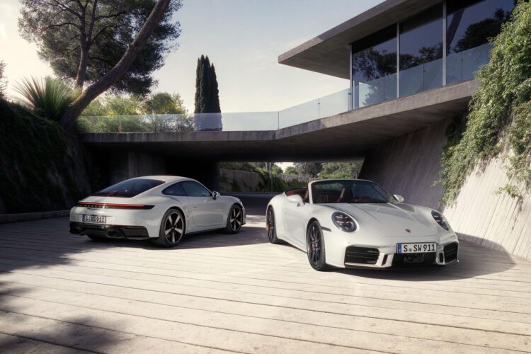 2025 Porsche 911 Carrera S Now Has 473 HP but Loses the Manual Option