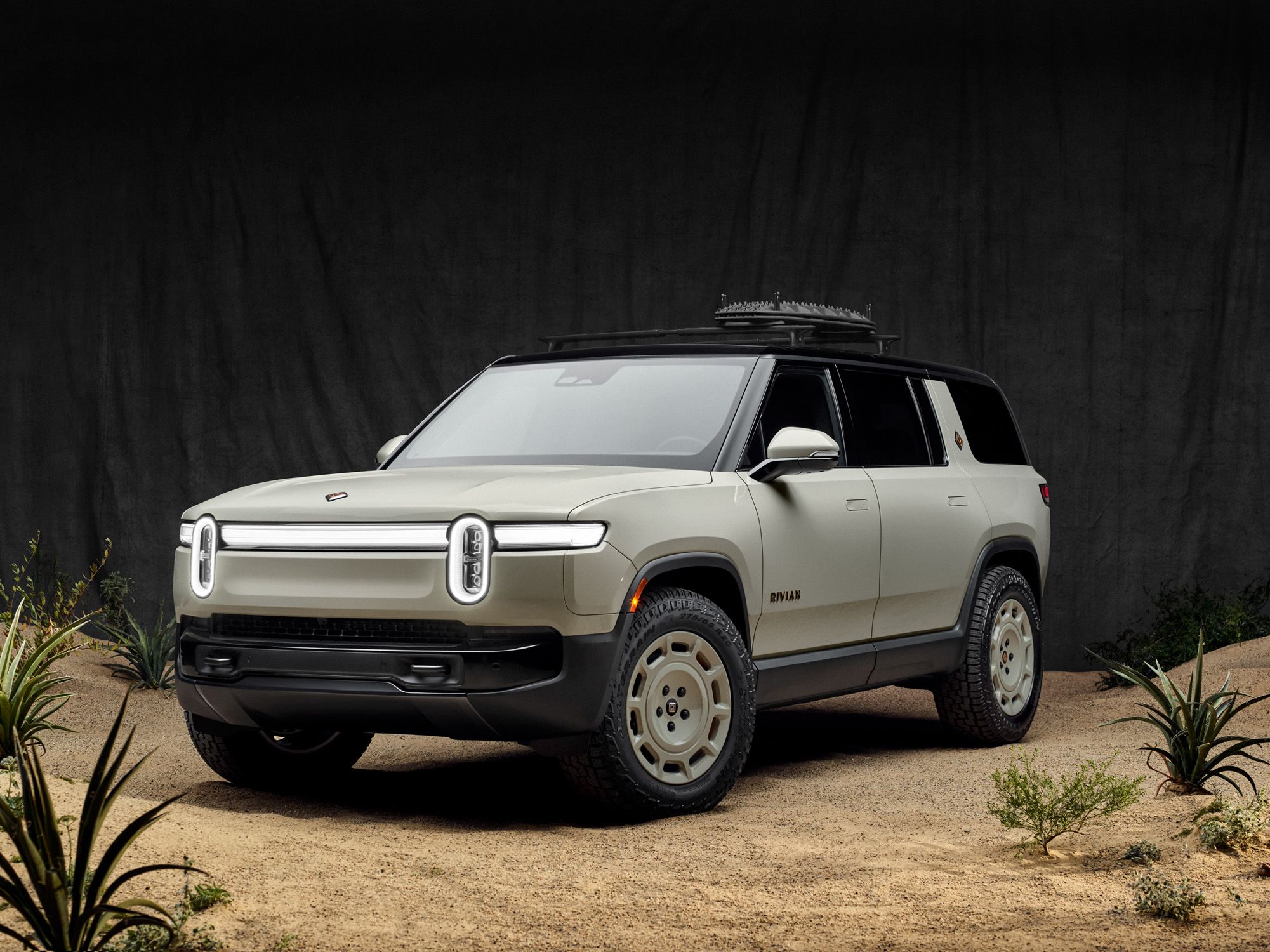 View Photos of the 2025 Rivian R1S California Dune Edition