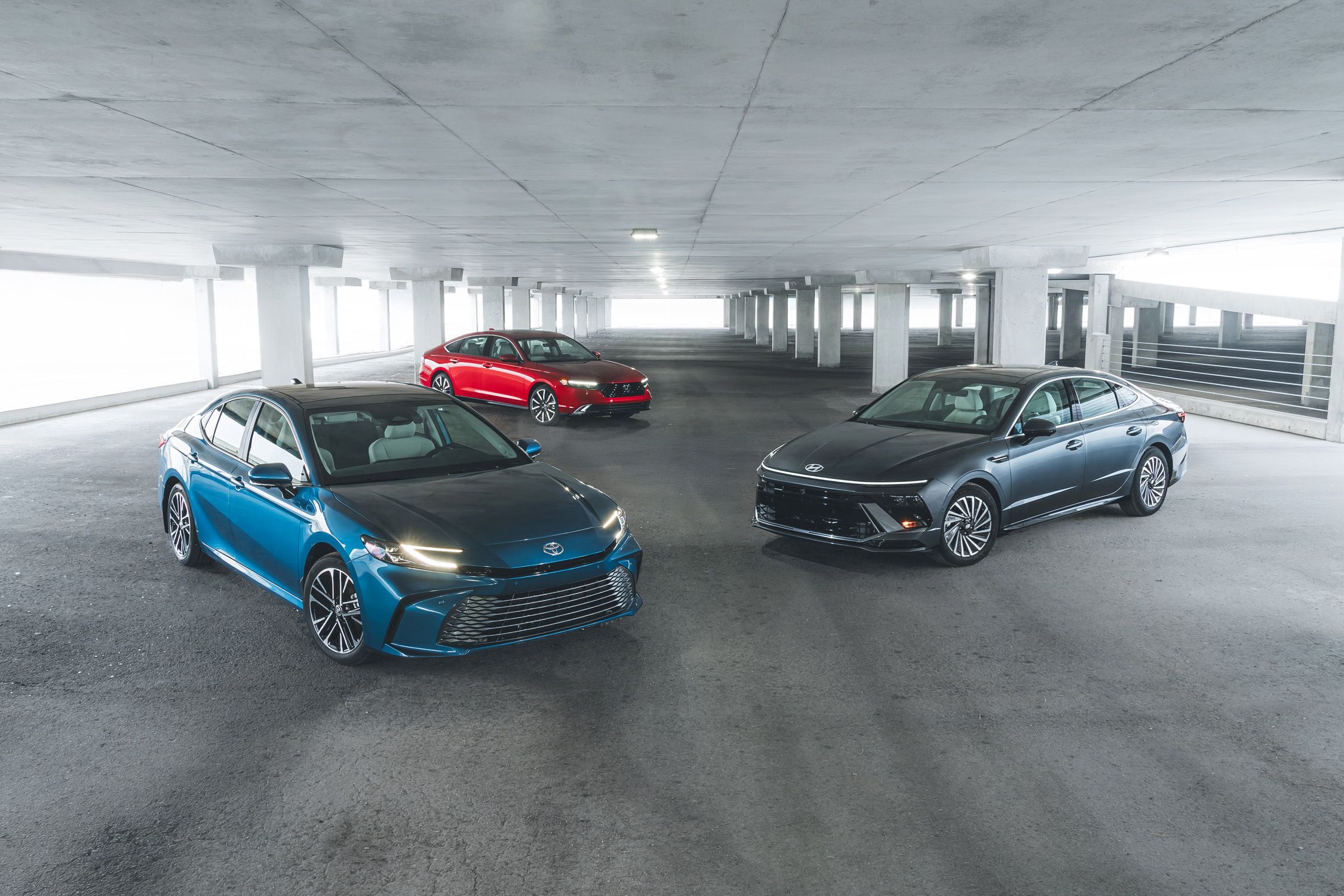 Electrical Connection: 2025 Hybrid-Sedan Comparison