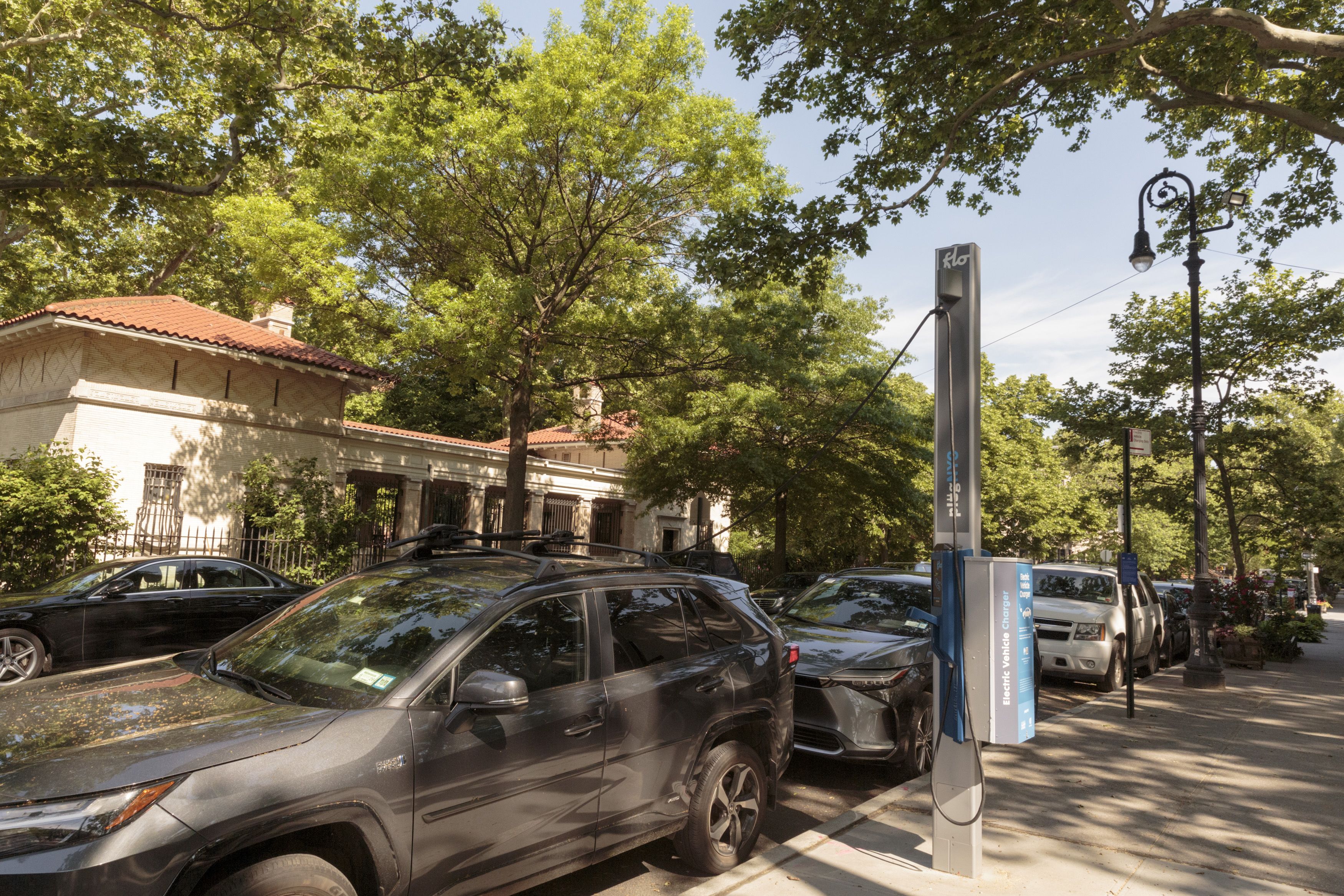 If You Can’t Charge Your EV at Home, What Are Your Options?