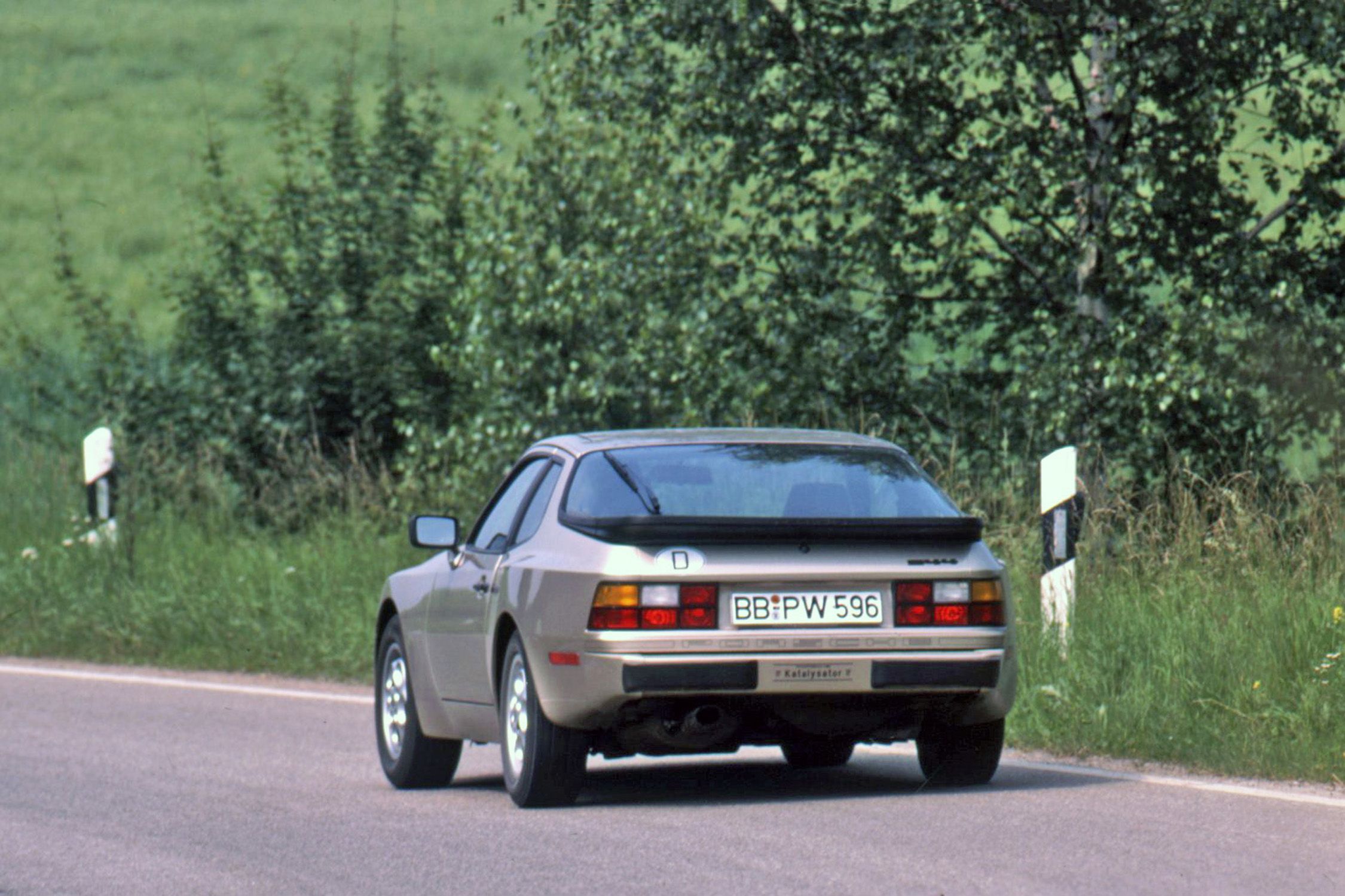 View Photos of the 1987 Porsche 944S