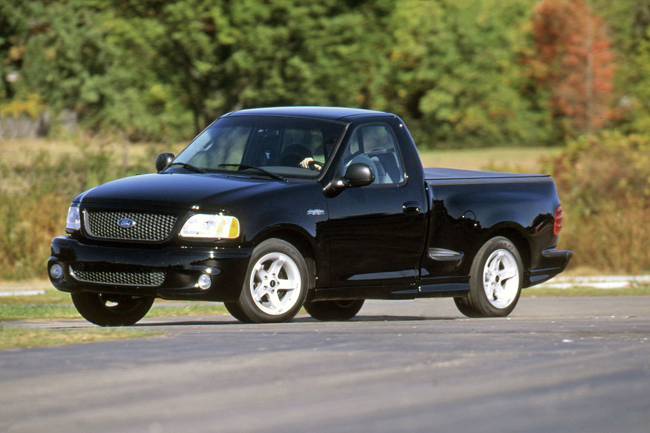 View Photos of the 1999 Ford SVT F-150 Lightning