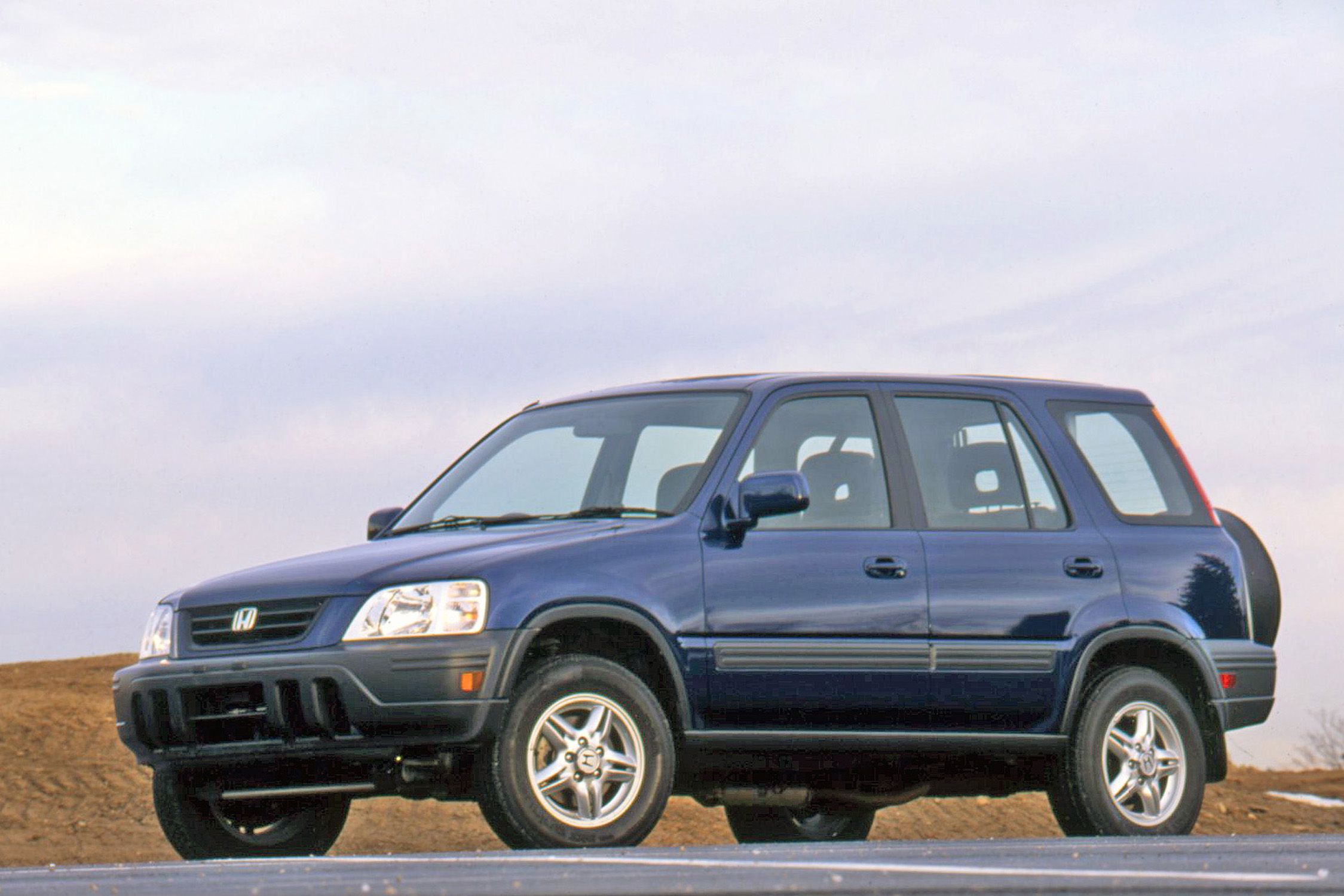 View Photos of the 1999 Honda Civic CR-V EX