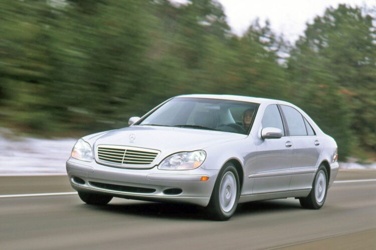 Tested: 2000 Mercedes-Benz S500 Is a First-Class Roadtripper