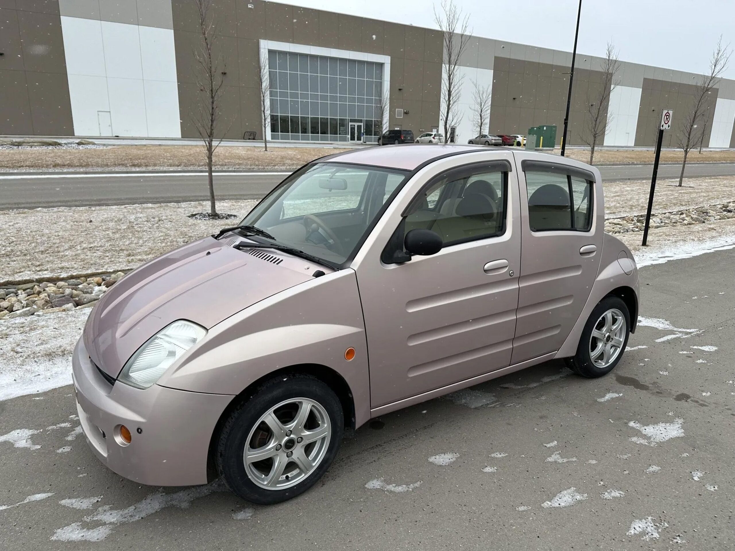 2000 Toyota WiLL Vi on Bring a Trailer Has All the Weirdness