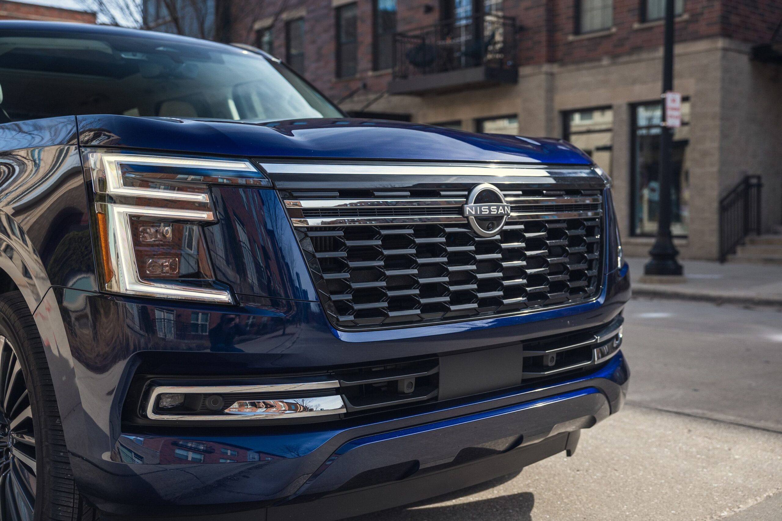 View Exterior Photos of the 2025 Nissan Armada Platinum Reserve