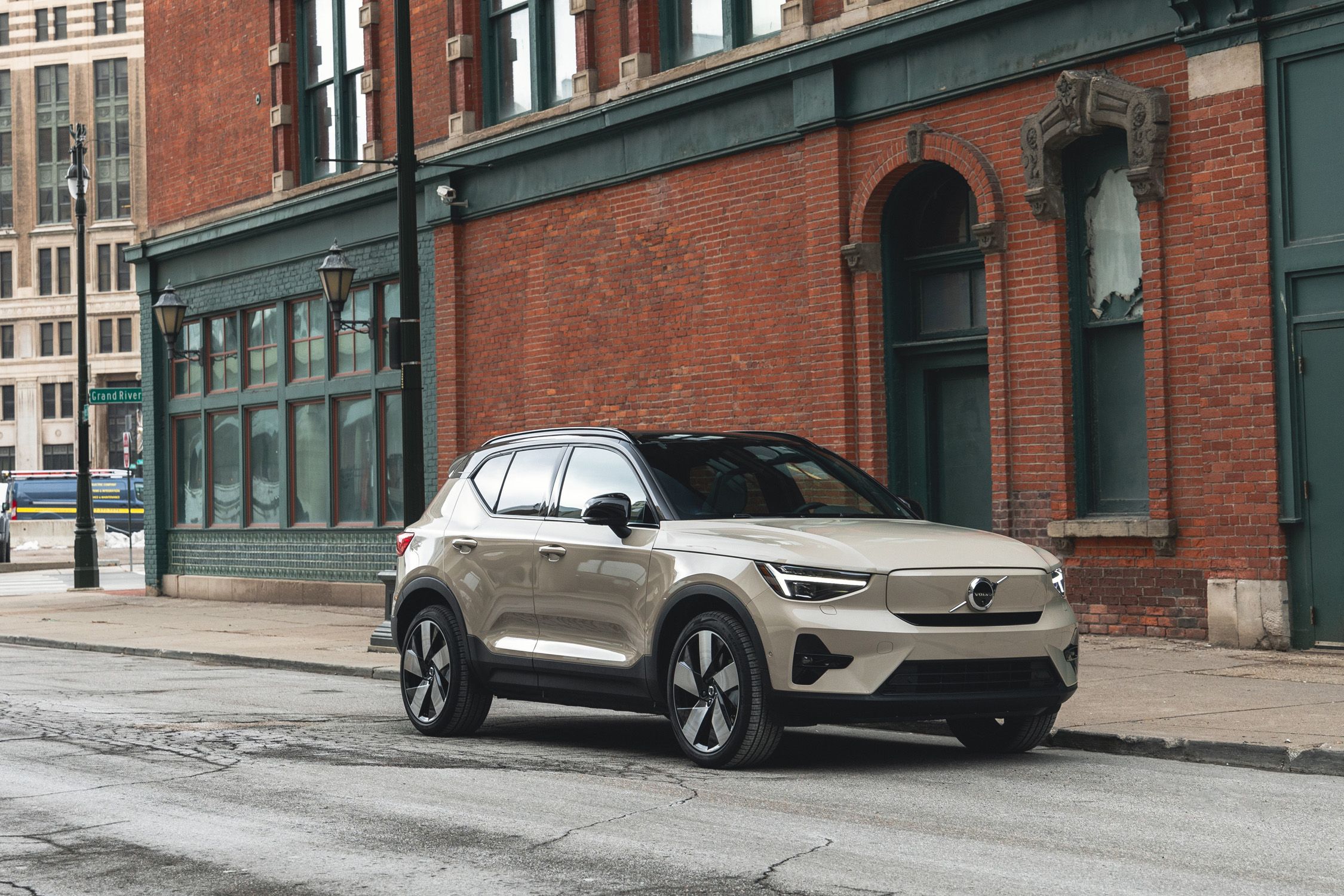 View Exterior Photos of the 2025 Volvo EX40 Twin Motor Ultra