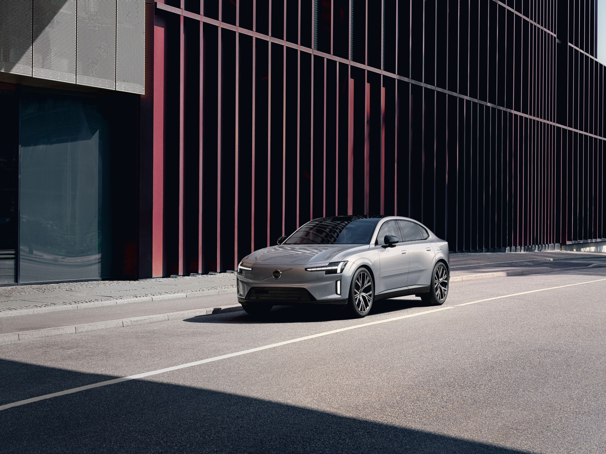 2026 Volvo ES90 Packs up to 670 HP and Keeps the Sedan Form Alive