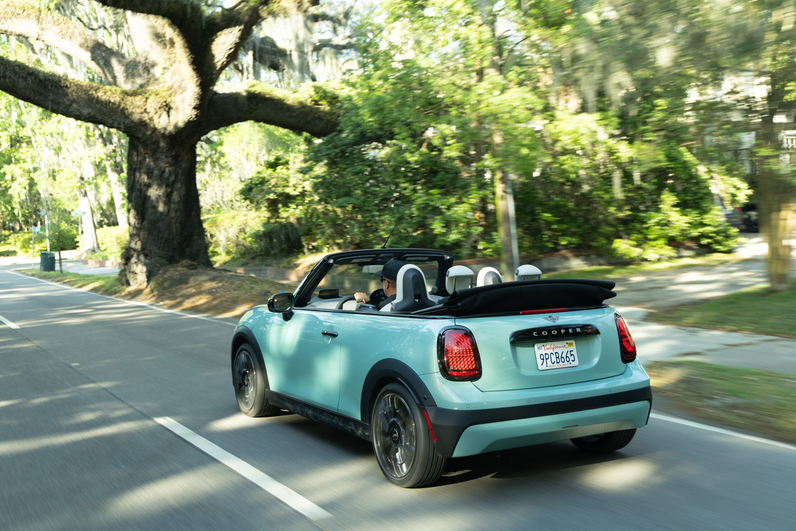 2025 Mini Cooper S Convertible Stakes Out a Sunny Middle Ground