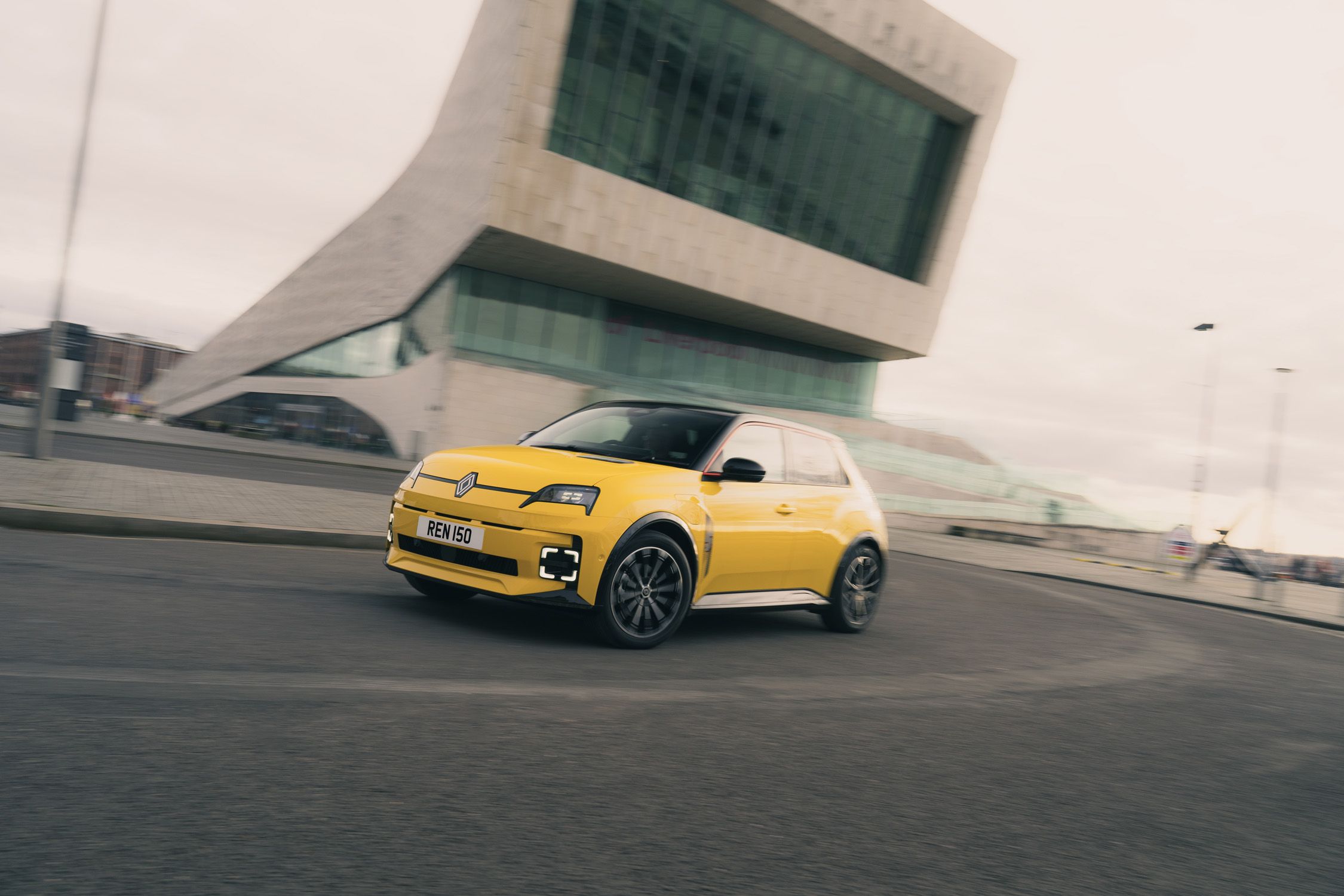 View Photos of the 2025 Renault 5 E-Tech
