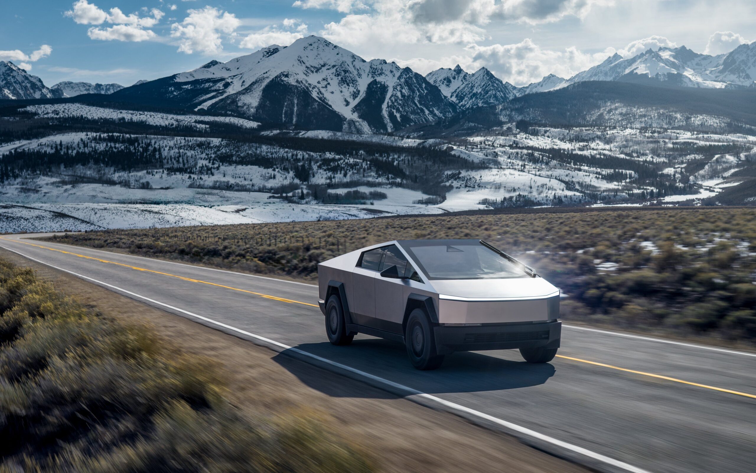 Tesla Cybertruck Long Range Can Travel 350 Miles, Costs $10K Less