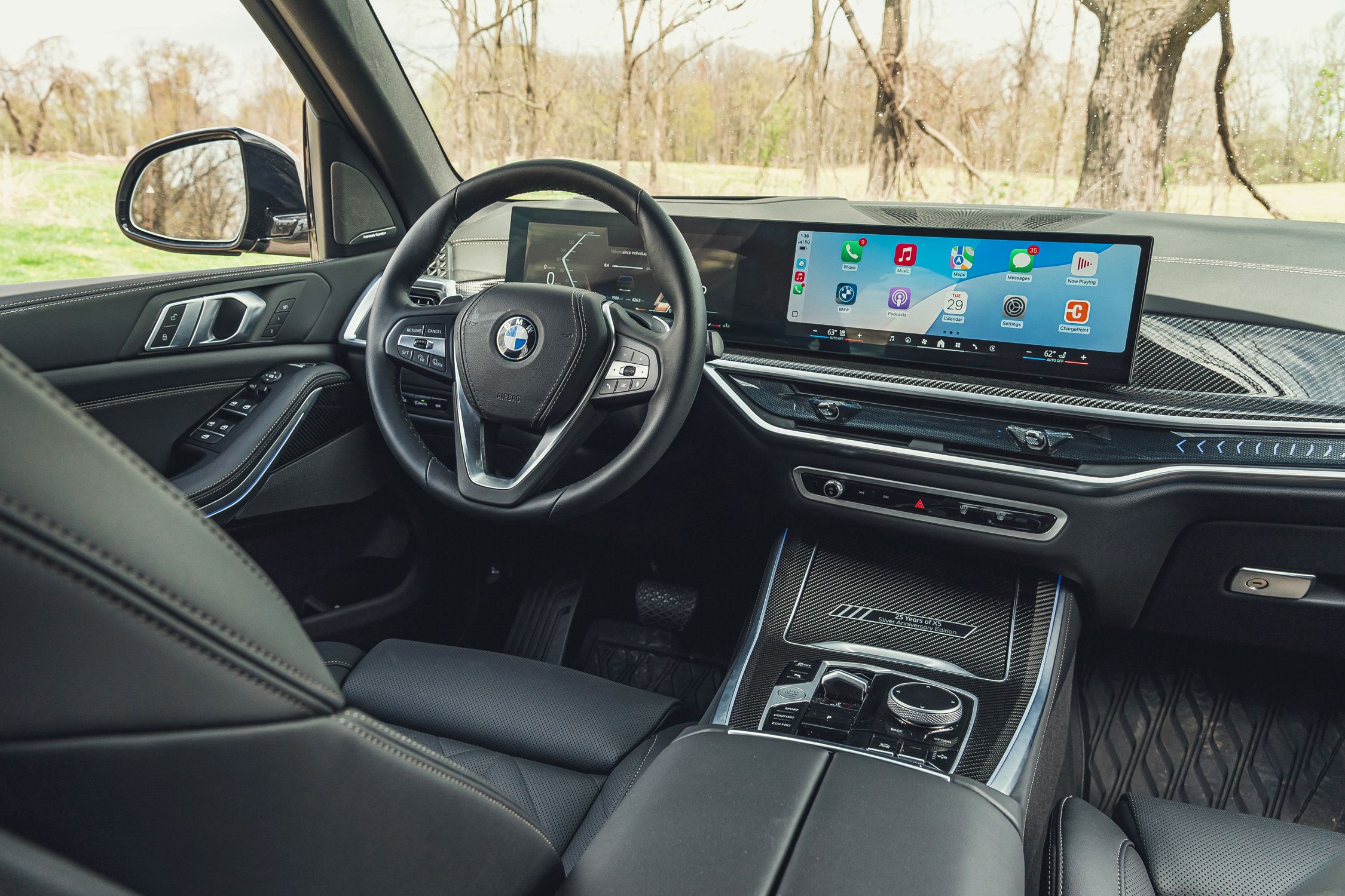 View Interior Photos of the 2025 BMW X5 xDrive40i