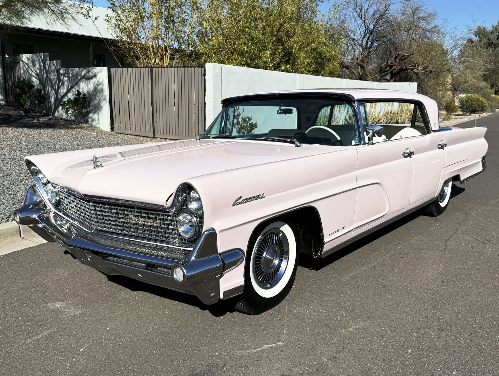 1959 Lincoln Continental on Bring a Trailer Is Full On ’50s Exuberence