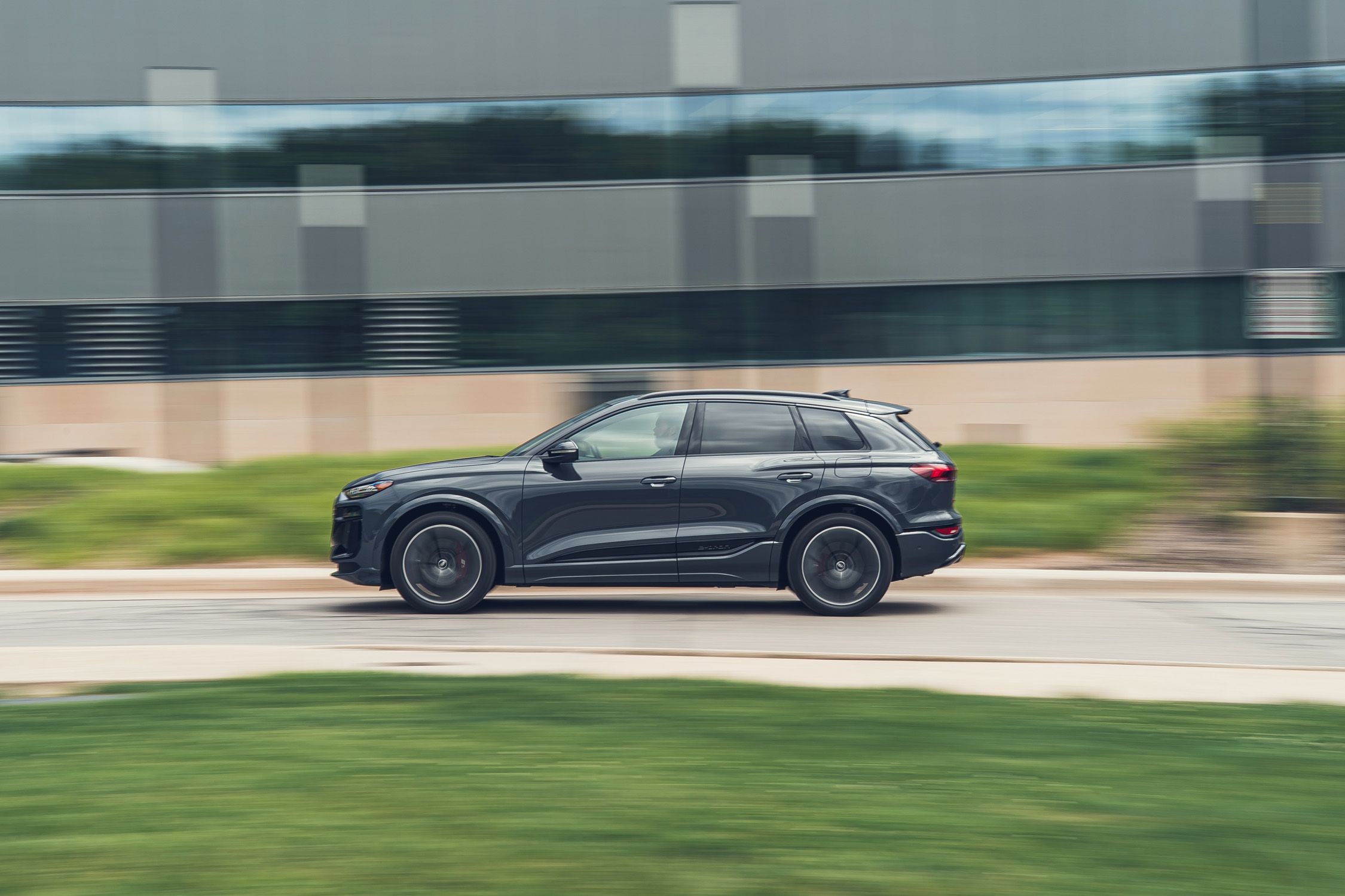 View Exterior Photos of the 2025 Audi SQ6 e-tron