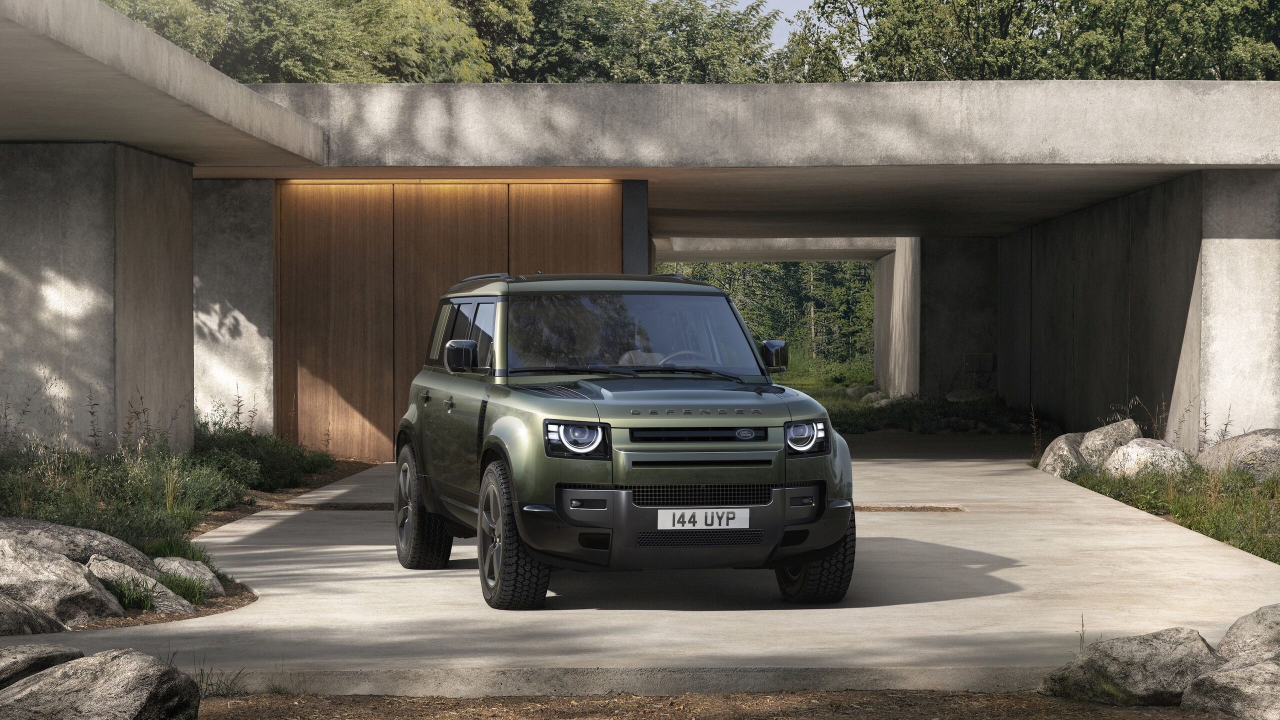2026 Land Rover Defender Gets Tweaked Lights and a Bigger Screen