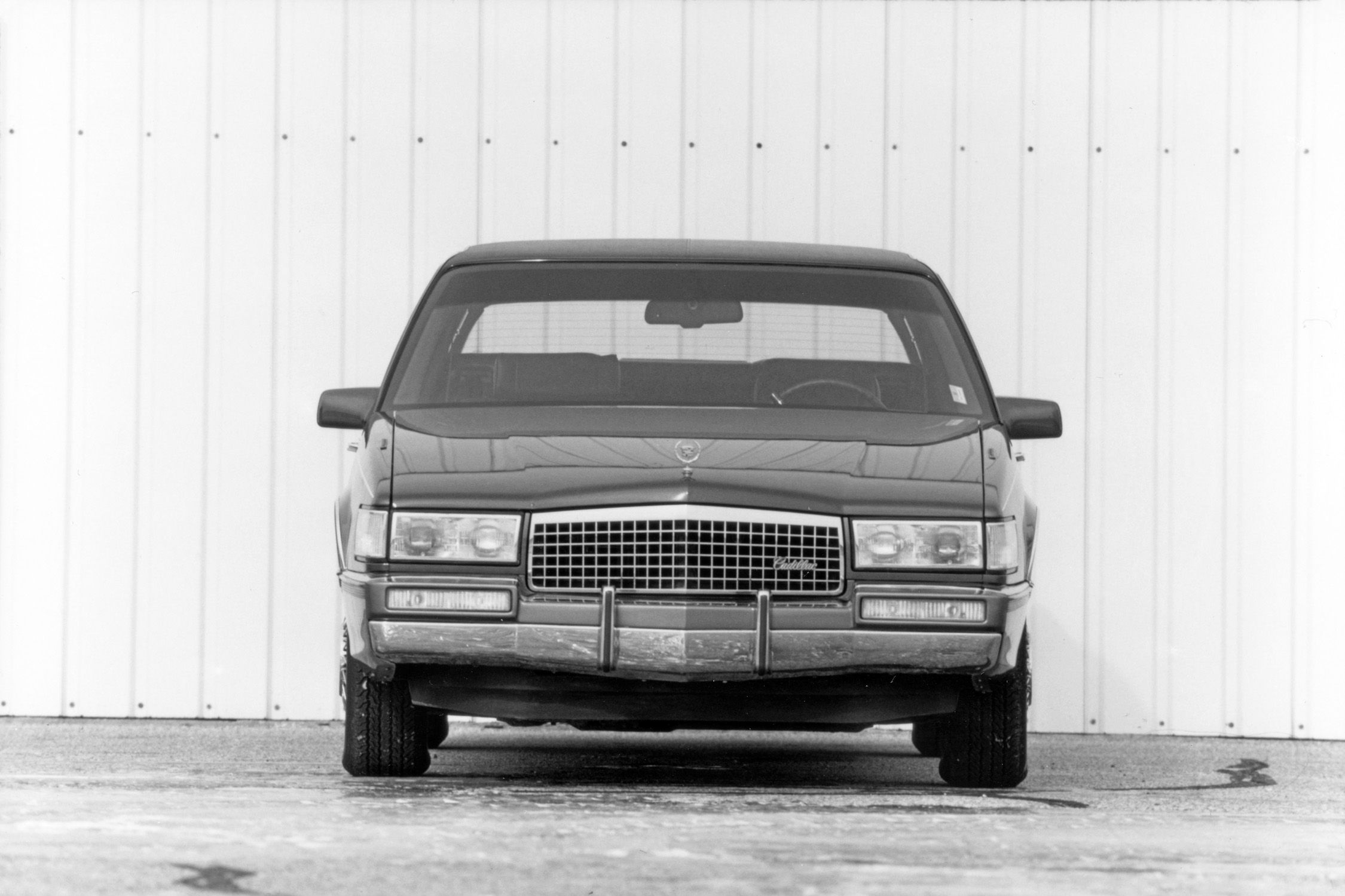 View Photos of the 1989 Cadillac Fleetwood