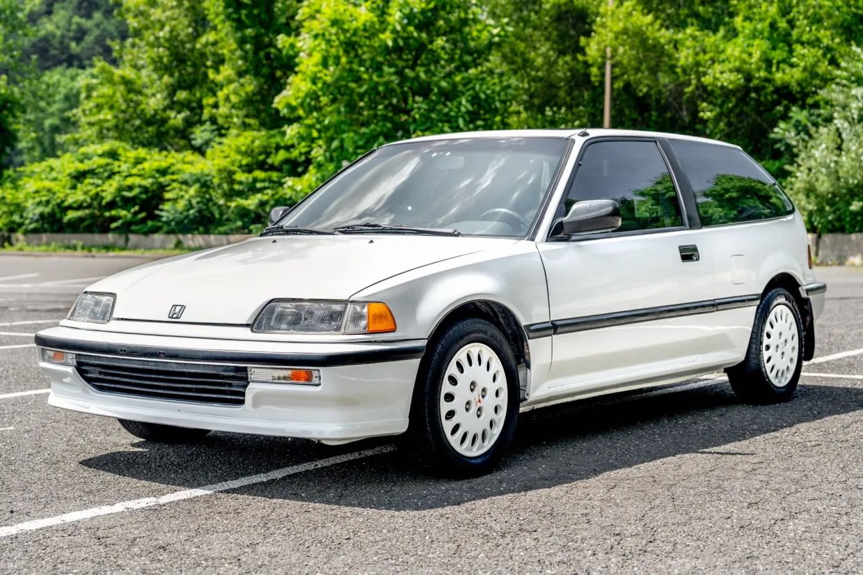1990 Honda Civic Si Hatchback Is Today’s Bring a Trailer Auction Pick