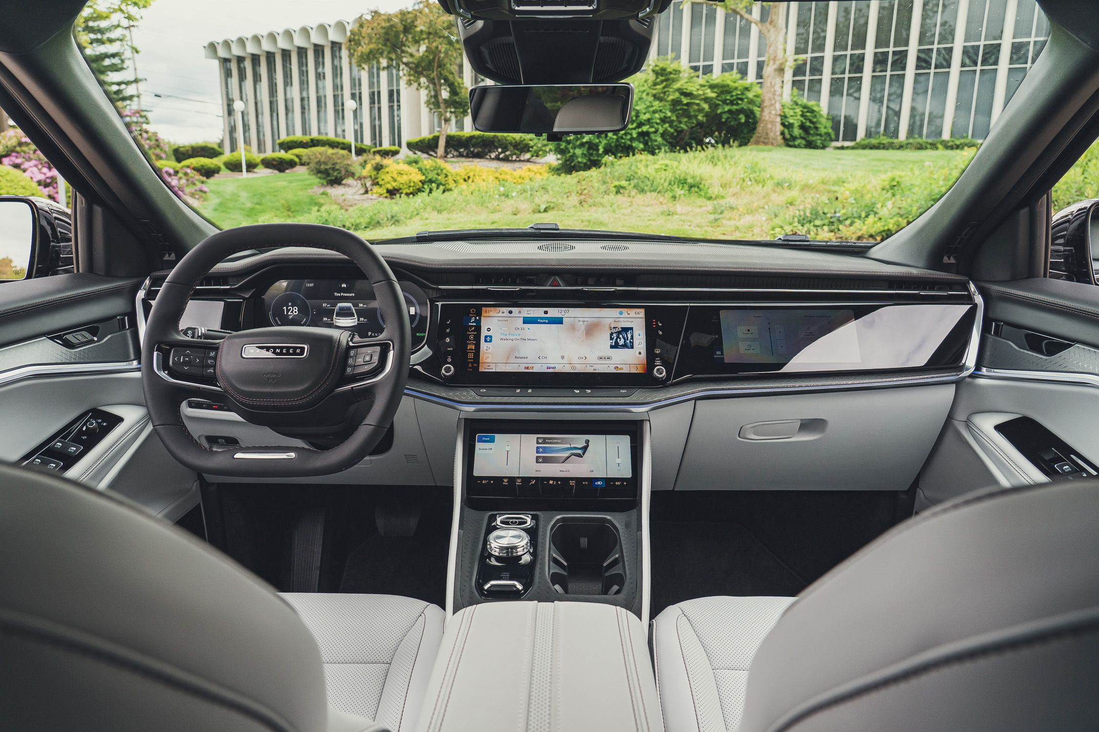 View Interior Photos of the 2025 Jeep Wagoneer S Limited